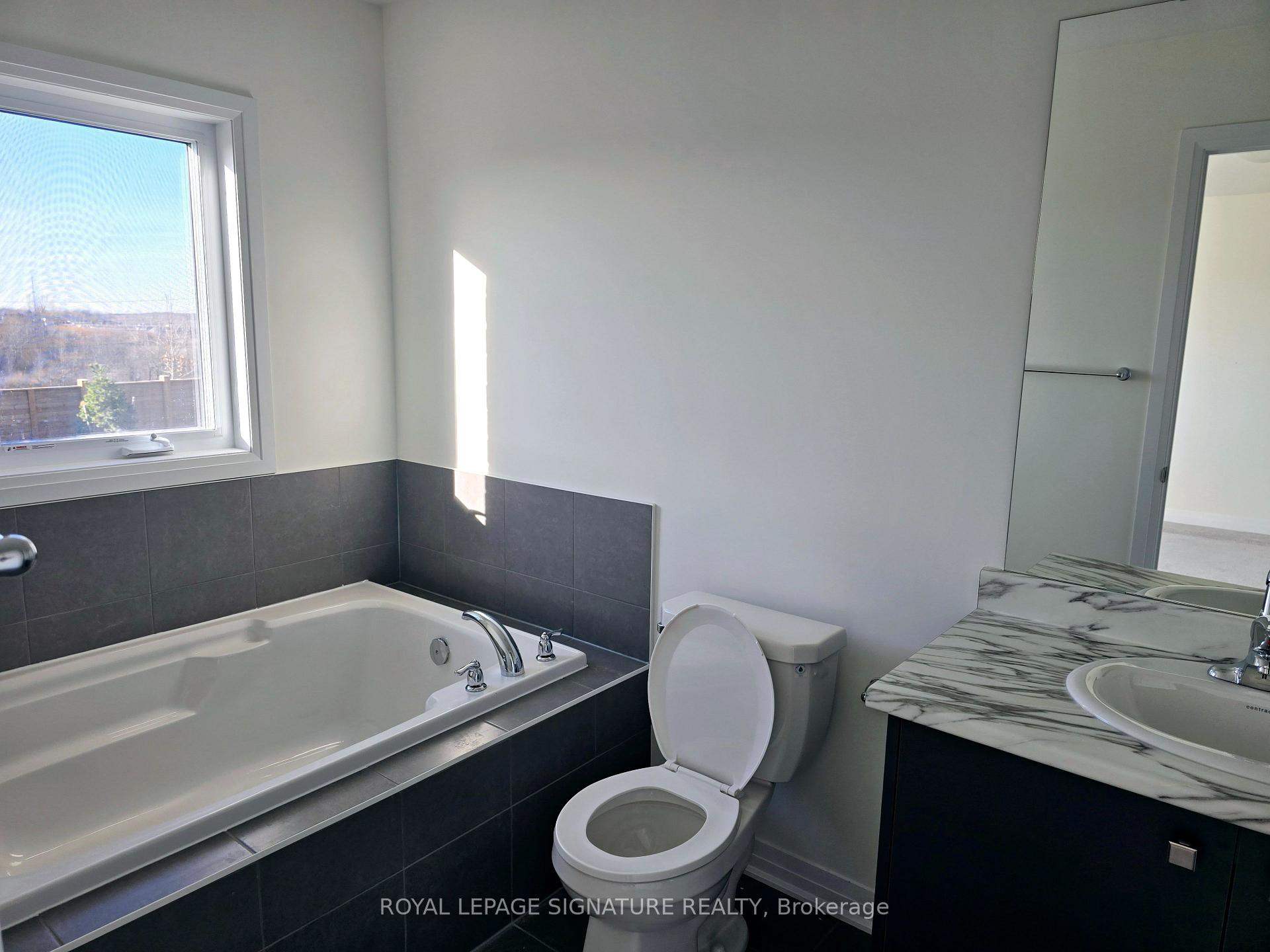 Photo 11 of 303 Port Crescent, Welland, Dain City — HOMEH