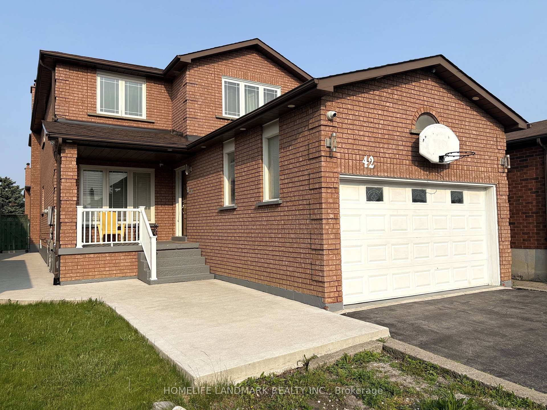 Photo 2 of 42 Lamp Crescent, Vaughan, West Woodbridge — HOMEH