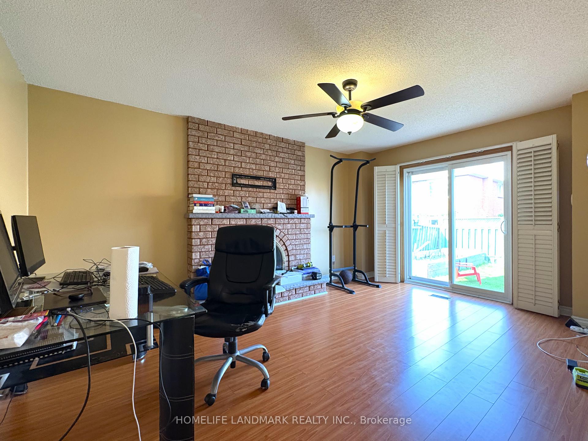 Photo 12 of 42 Lamp Crescent, Vaughan, West Woodbridge — HOMEH