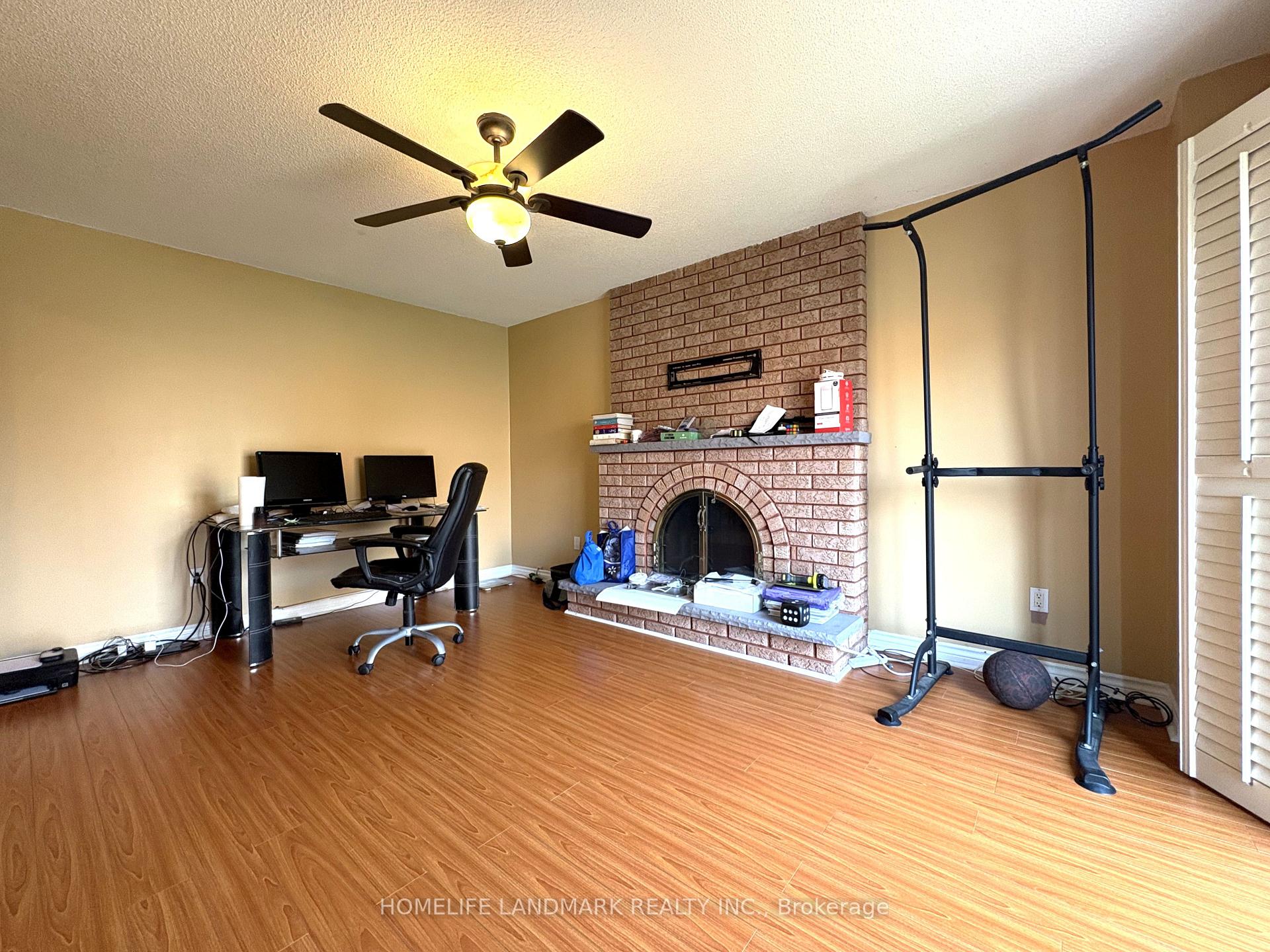 Photo 13 of 42 Lamp Crescent, Vaughan, West Woodbridge — HOMEH