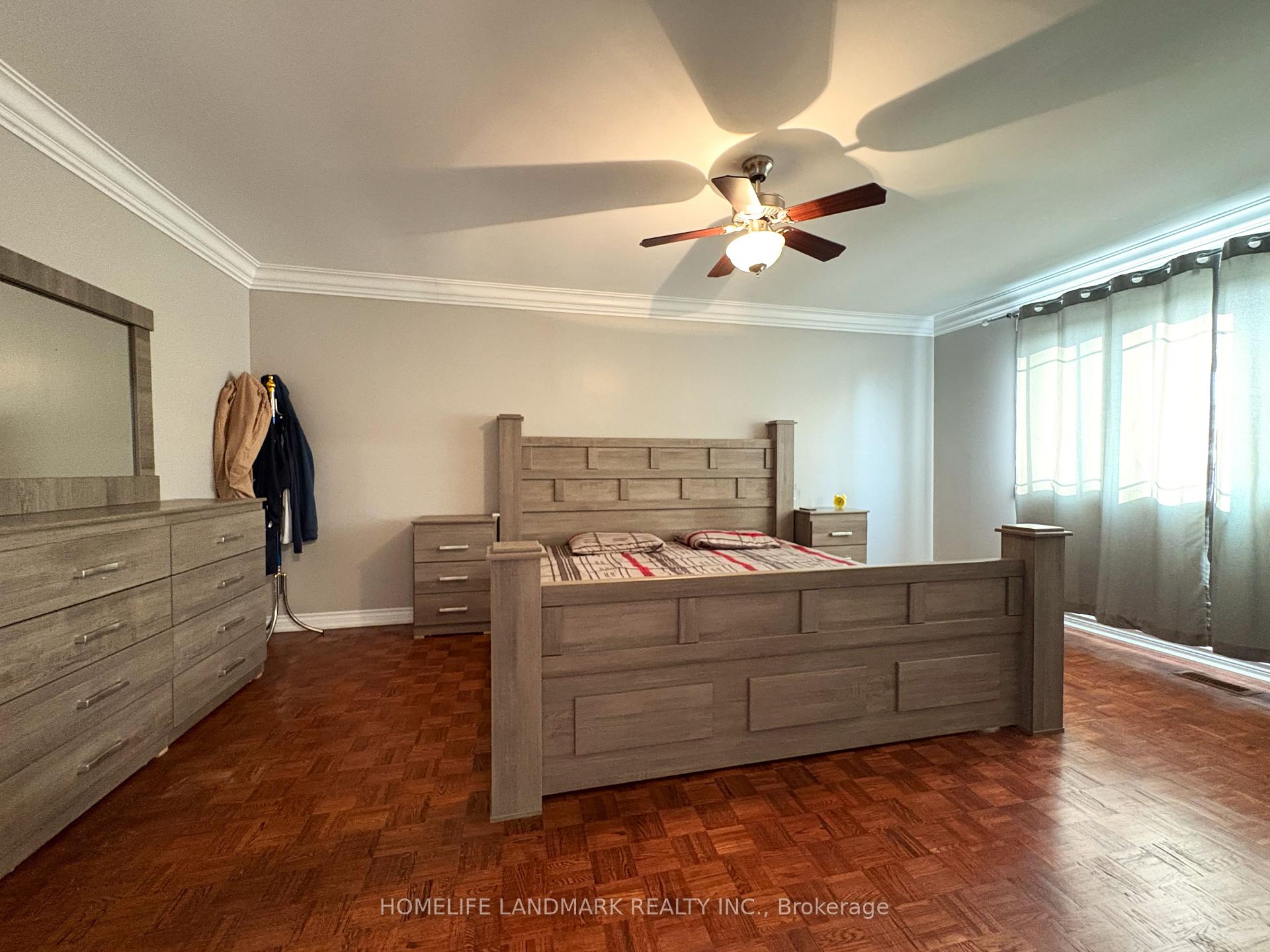 Photo 19 of 42 Lamp Crescent, Vaughan, West Woodbridge — HOMEH