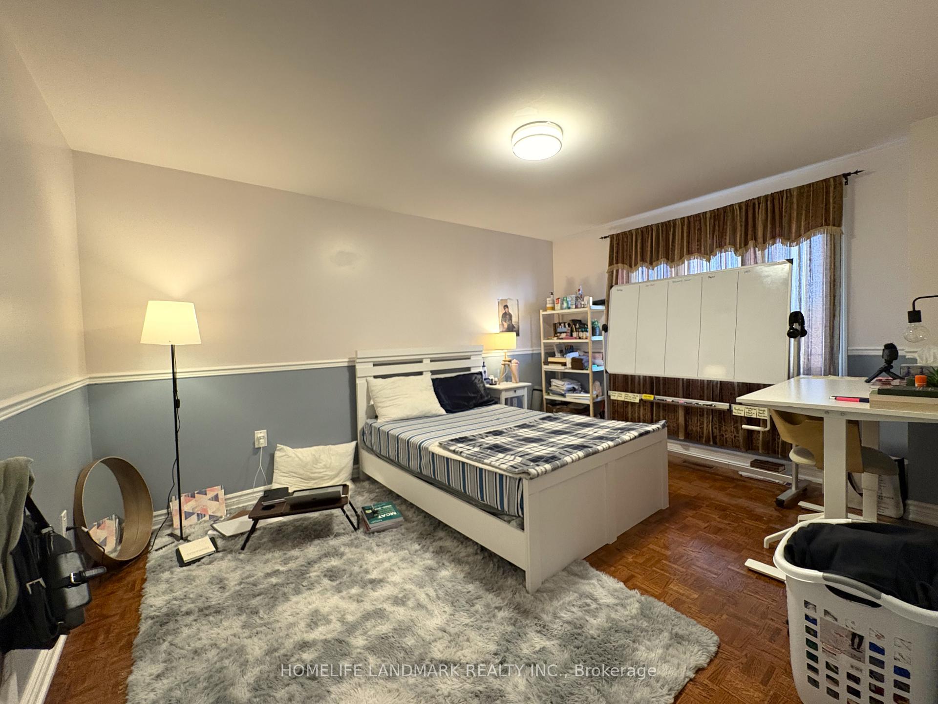 Photo 23 of 42 Lamp Crescent, Vaughan, West Woodbridge — HOMEH