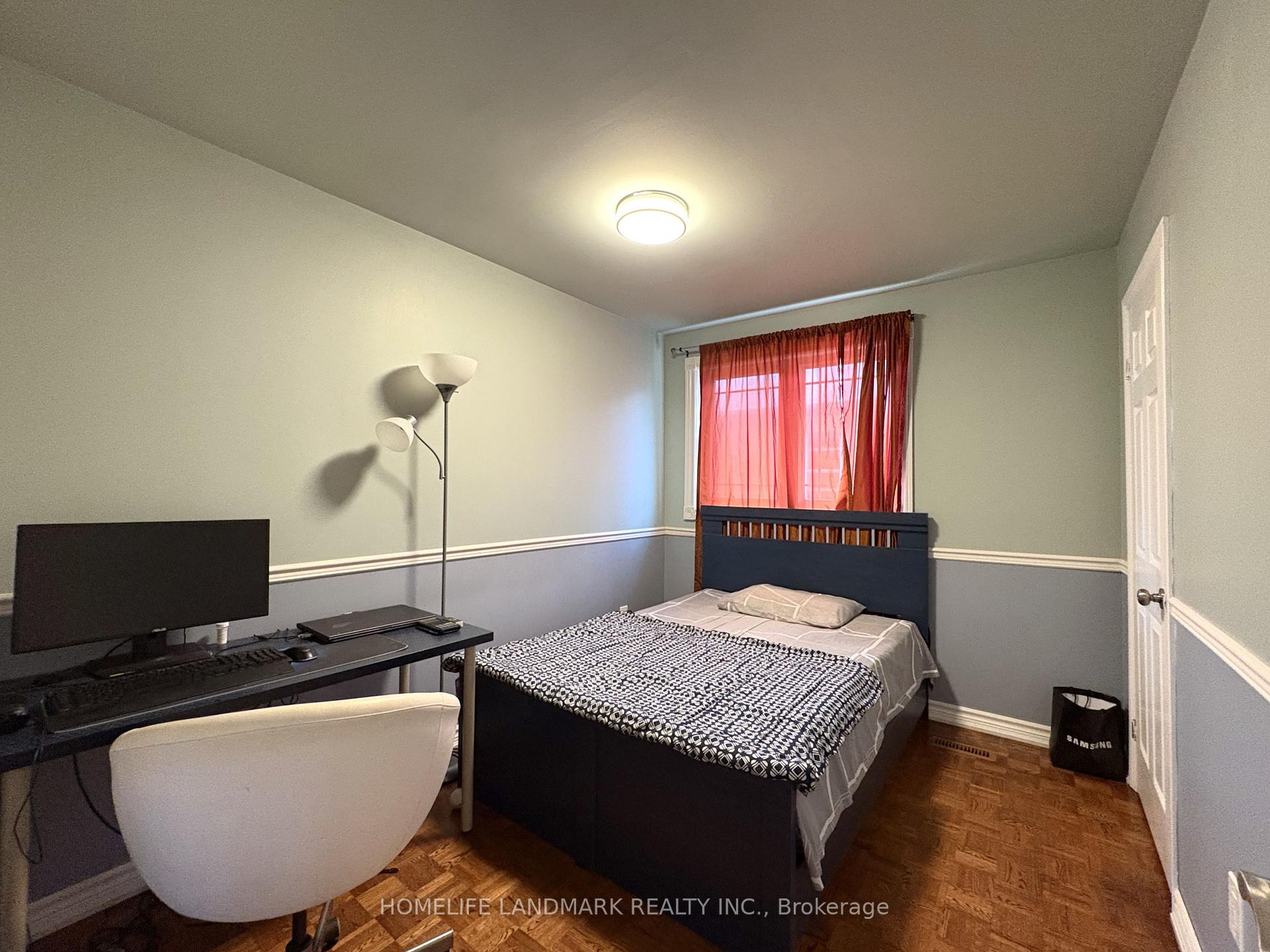 Photo 24 of 42 Lamp Crescent, Vaughan, West Woodbridge — HOMEH