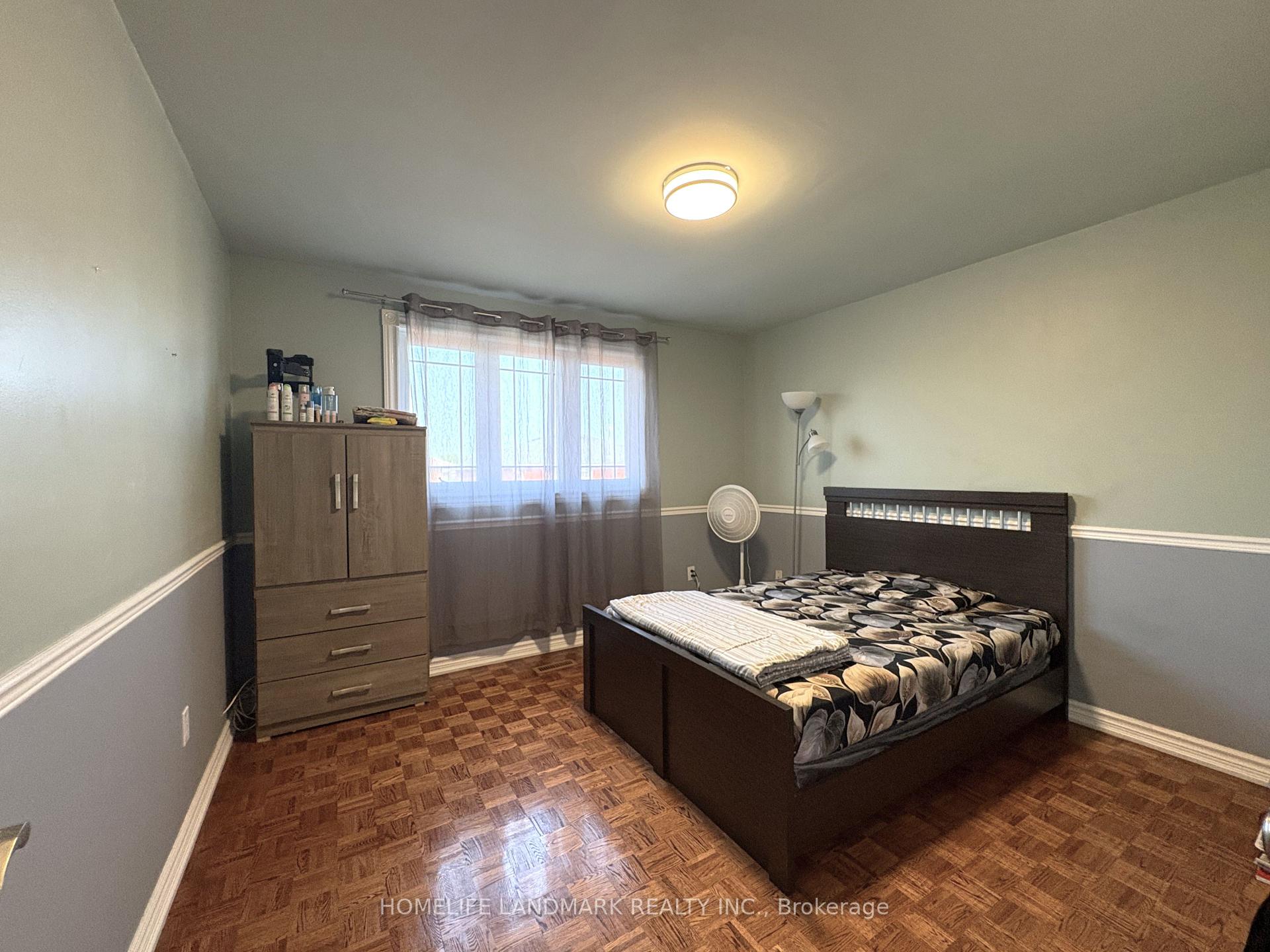 Photo 25 of 42 Lamp Crescent, Vaughan, West Woodbridge — HOMEH