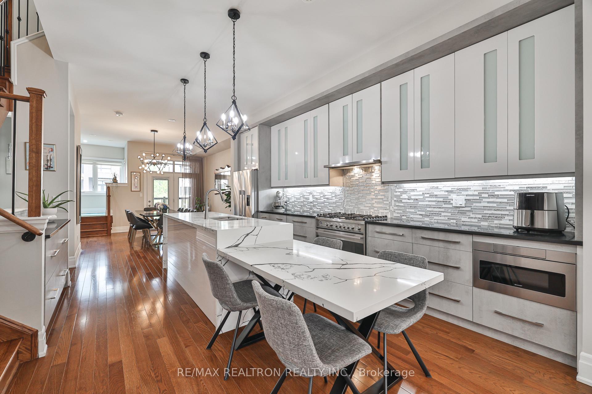 Photo 5 of 123 Golden Trail, Vaughan, Patterson — HOMEH