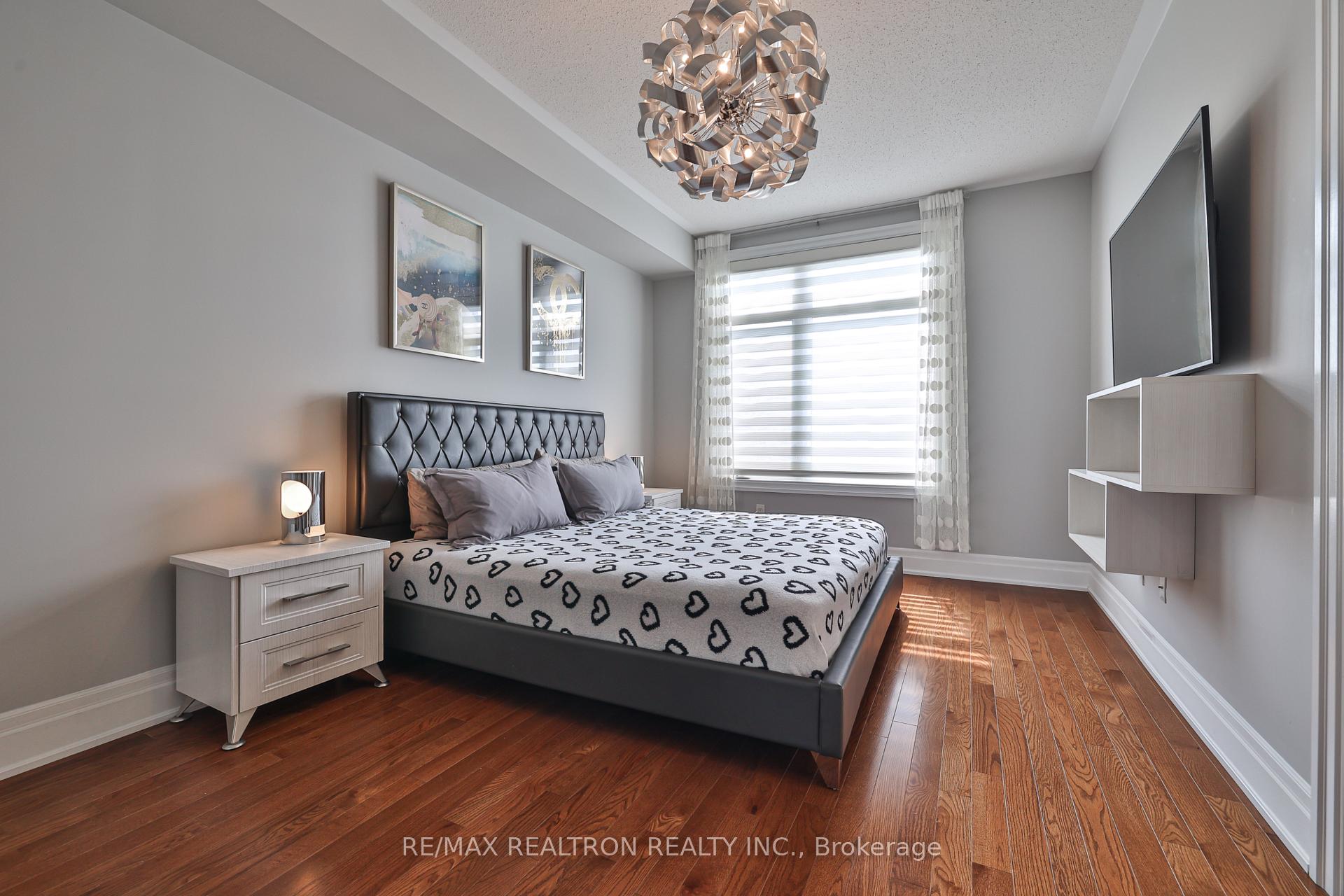 Photo 13 of 123 Golden Trail, Vaughan, Patterson — HOMEH