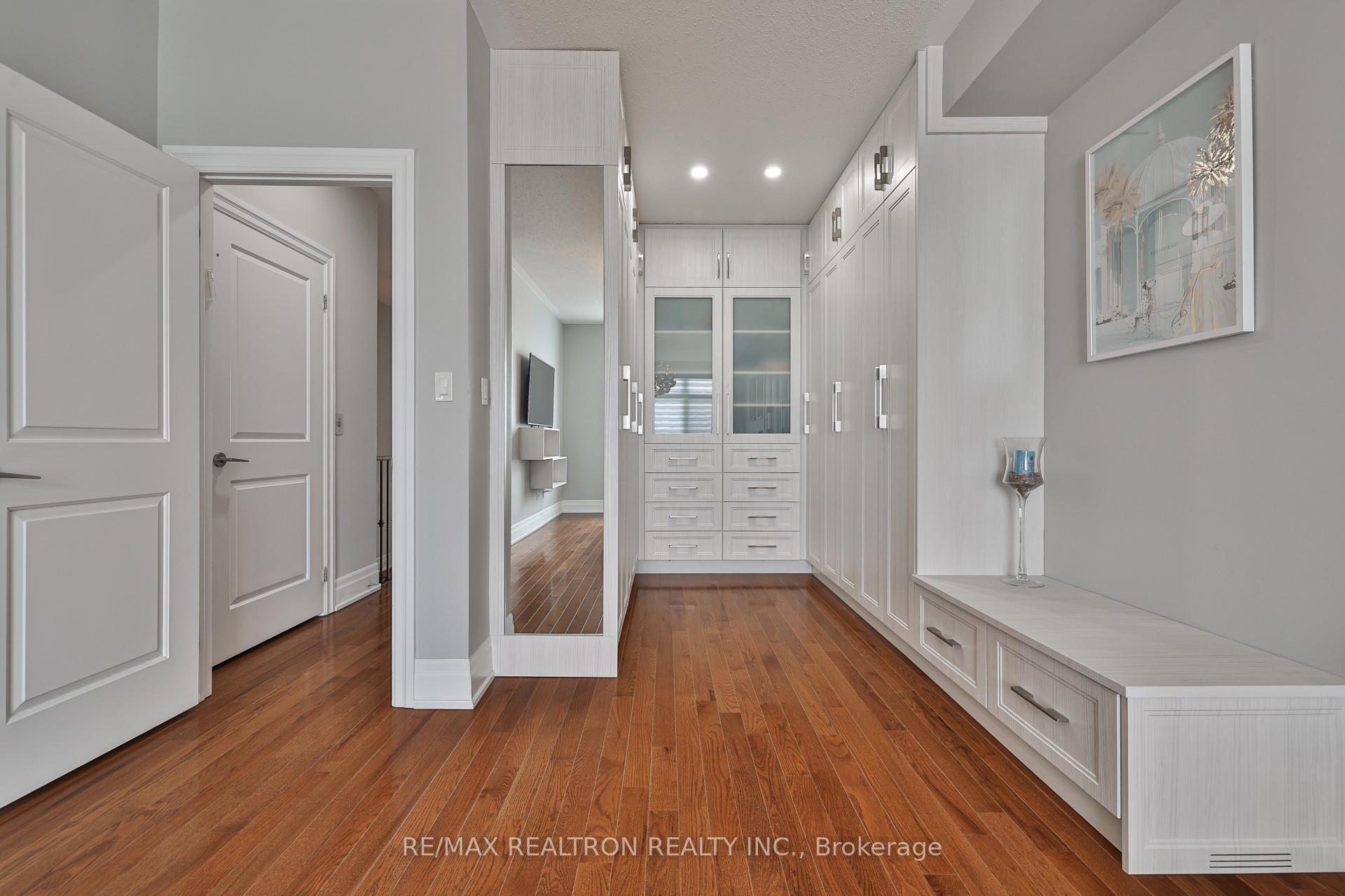 Photo 15 of 123 Golden Trail, Vaughan, Patterson — HOMEH