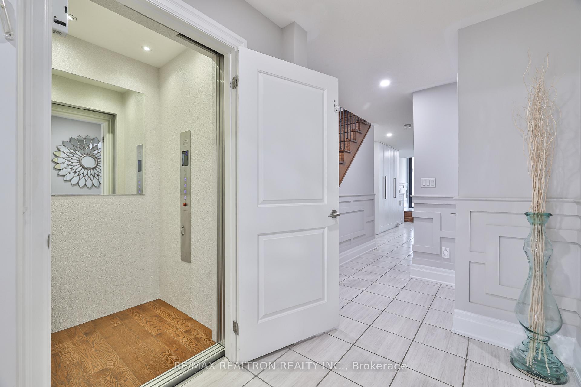 Photo 22 of 123 Golden Trail, Vaughan, Patterson — HOMEH