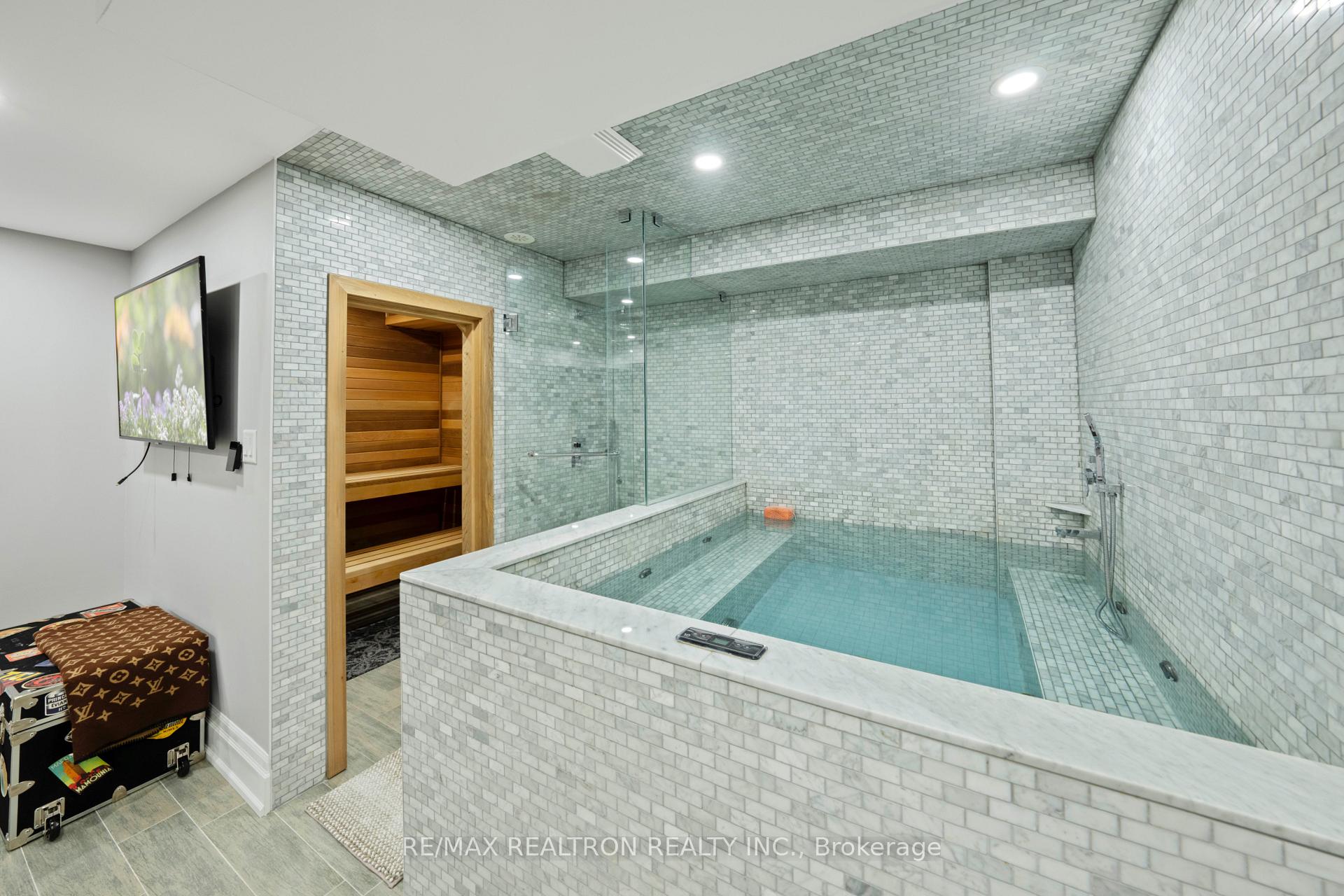 Photo 29 of 123 Golden Trail, Vaughan, Patterson — HOMEH