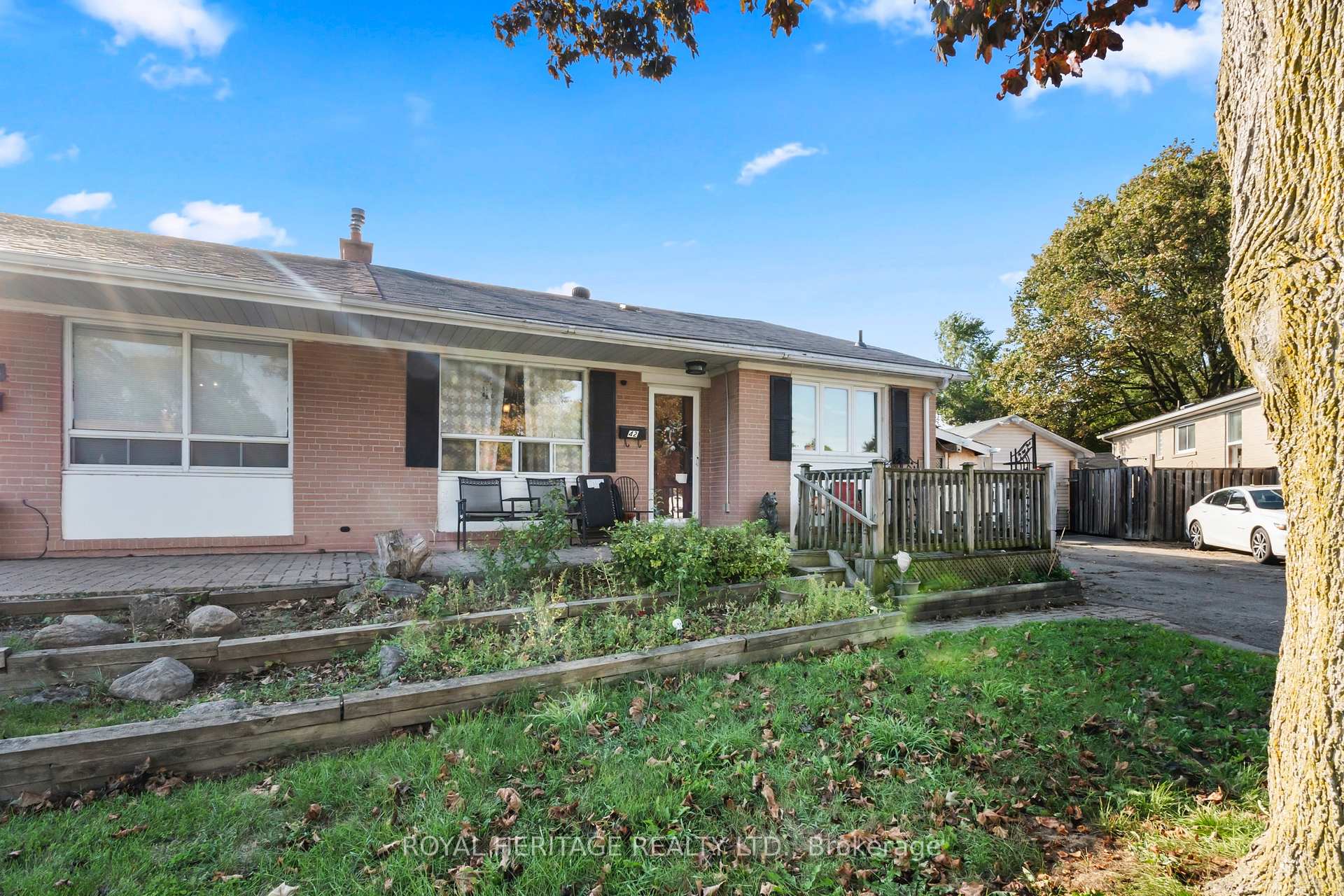 Photo 1 of 42 Billingsgate Crescent, Ajax, South East — HOMEH
