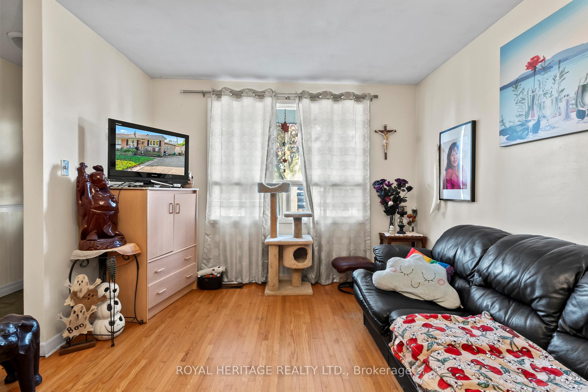 Photo 12 of 42 Billingsgate Crescent, Ajax, South East — HOMEH