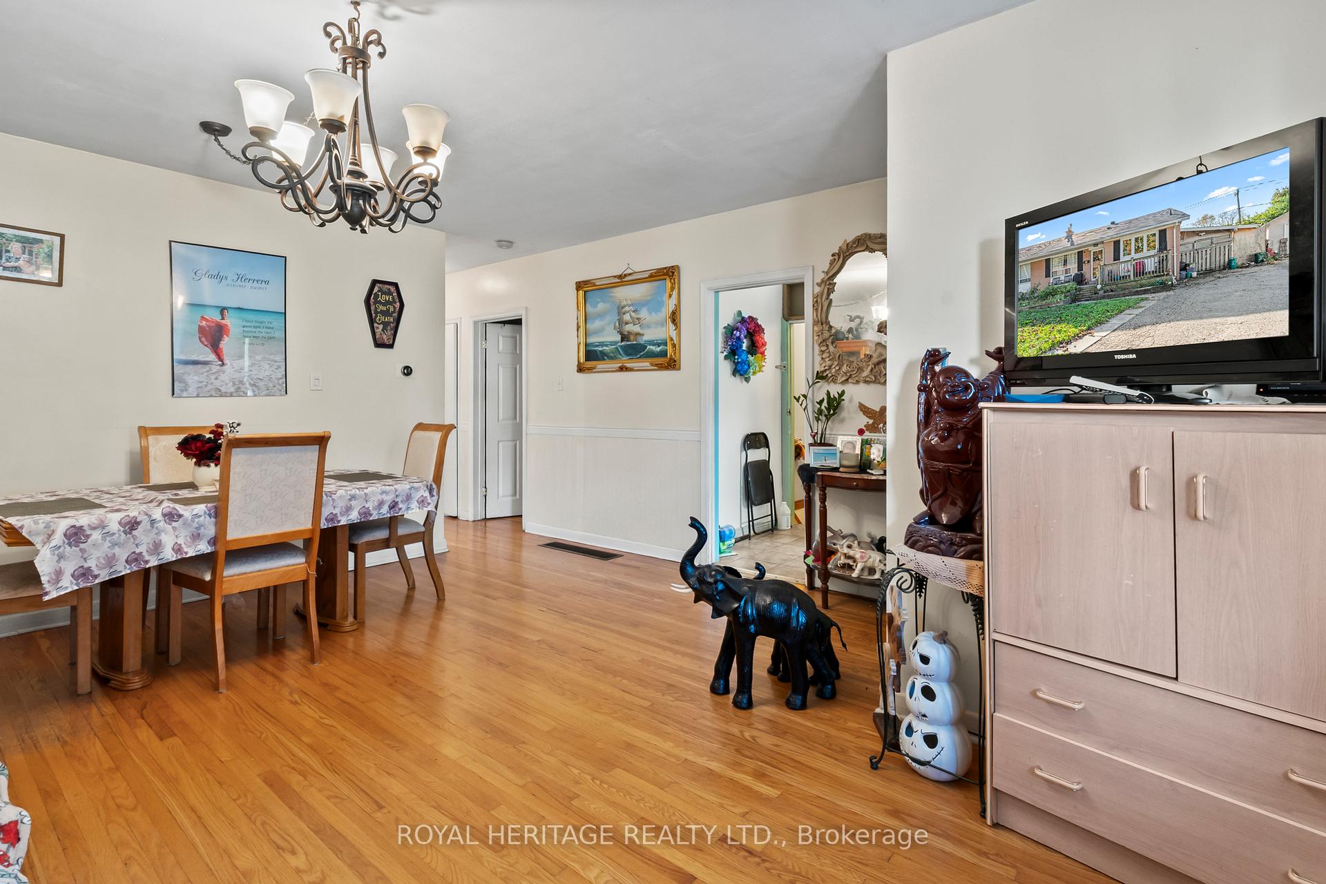 Photo 6 of 42 Billingsgate Crescent, Ajax, South East — HOMEH