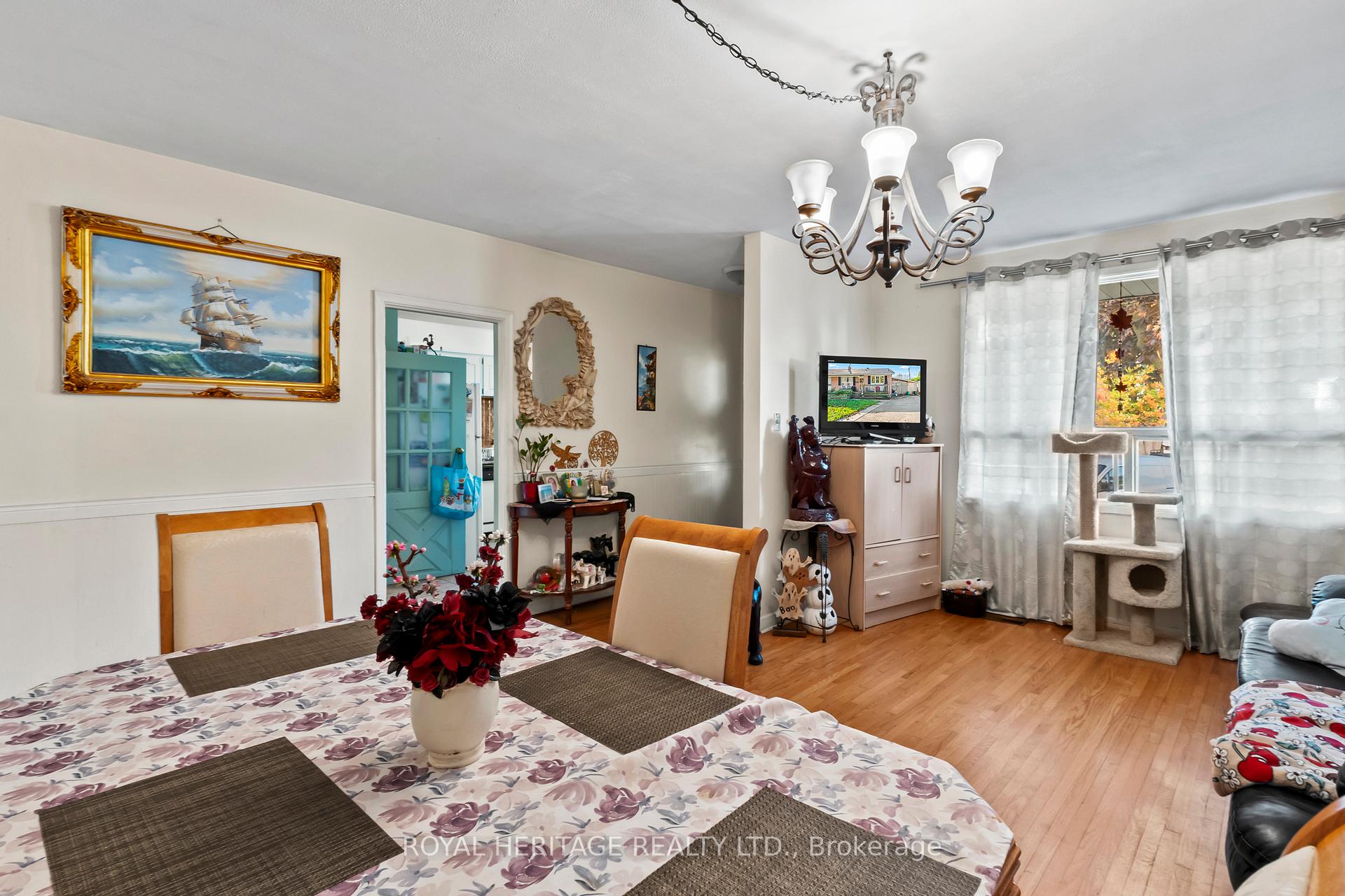 Photo 10 of 42 Billingsgate Crescent, Ajax, South East — HOMEH