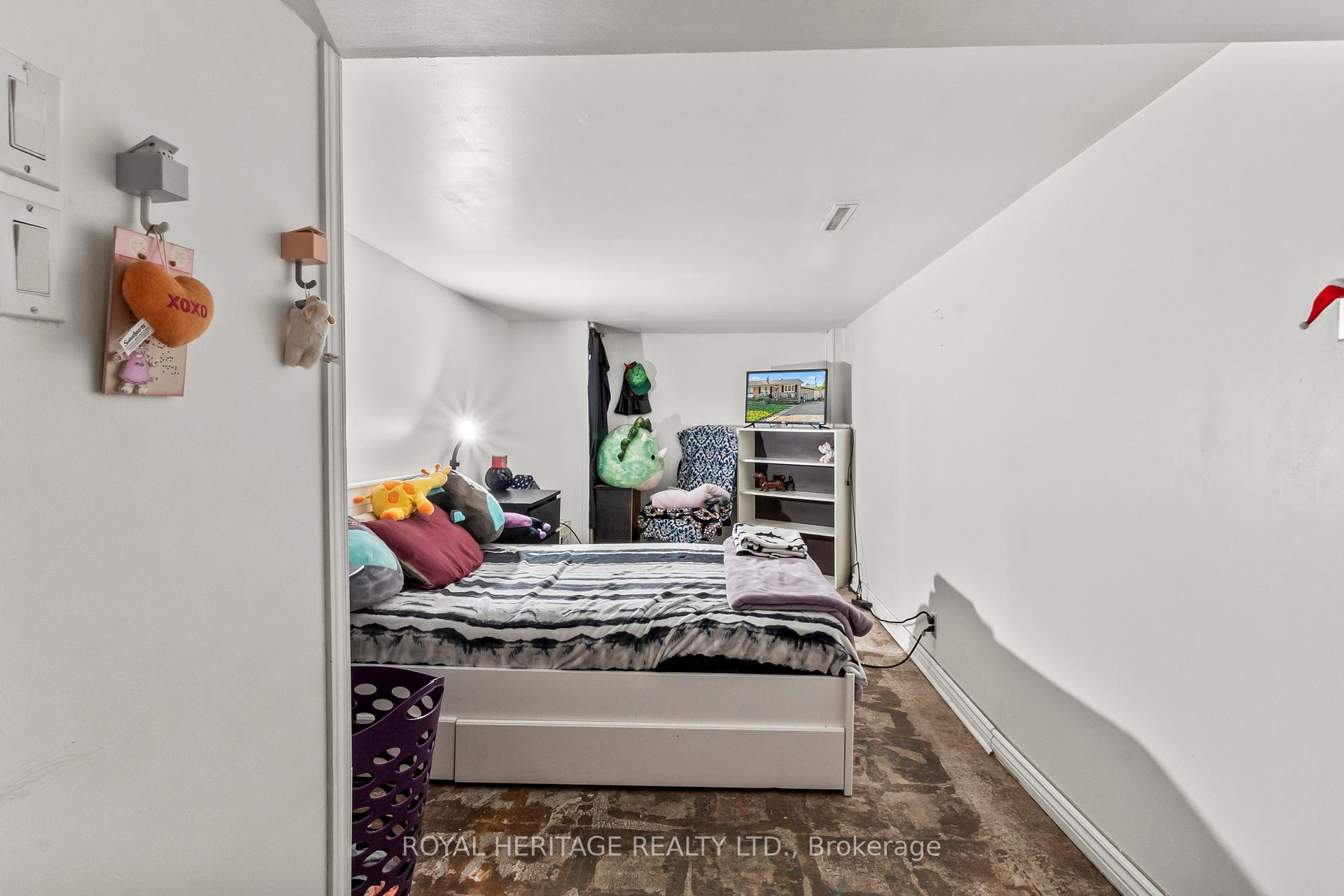 Photo 24 of 42 Billingsgate Crescent, Ajax, South East — HOMEH