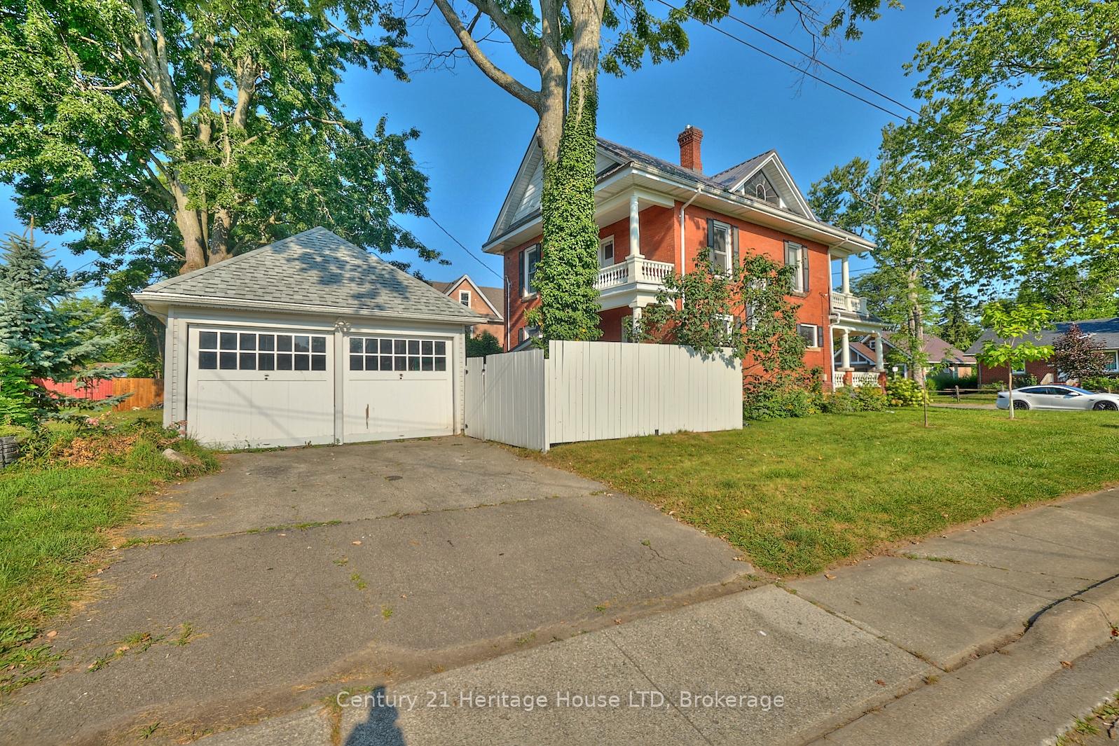Photo 2 of 83 Maple Avenue, Welland, Broadway — HOMEH