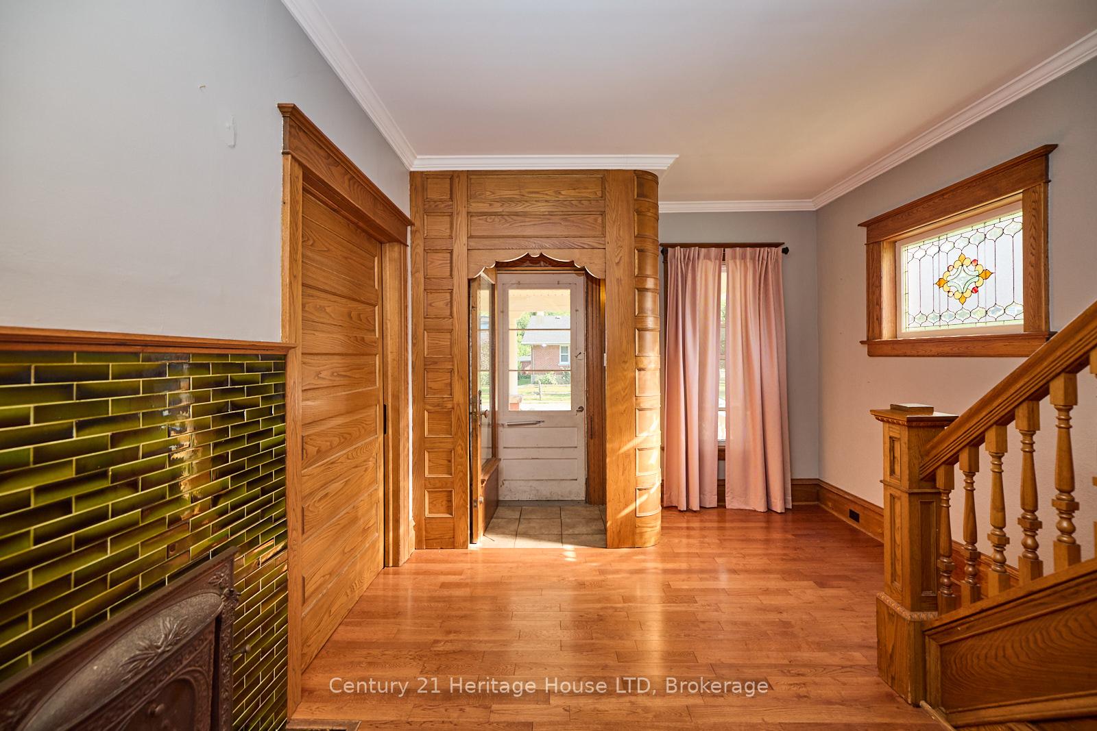 Photo 4 of 83 Maple Avenue, Welland, Broadway — HOMEH