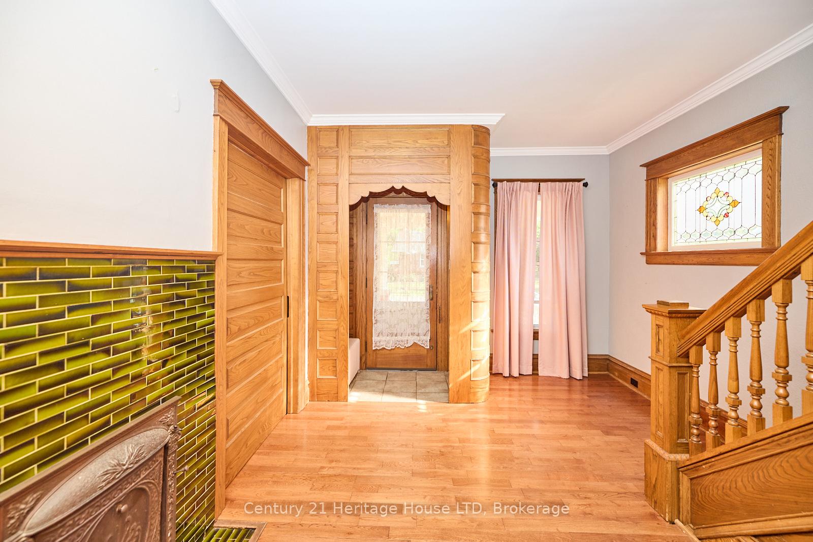 Photo 5 of 83 Maple Avenue, Welland, Broadway — HOMEH
