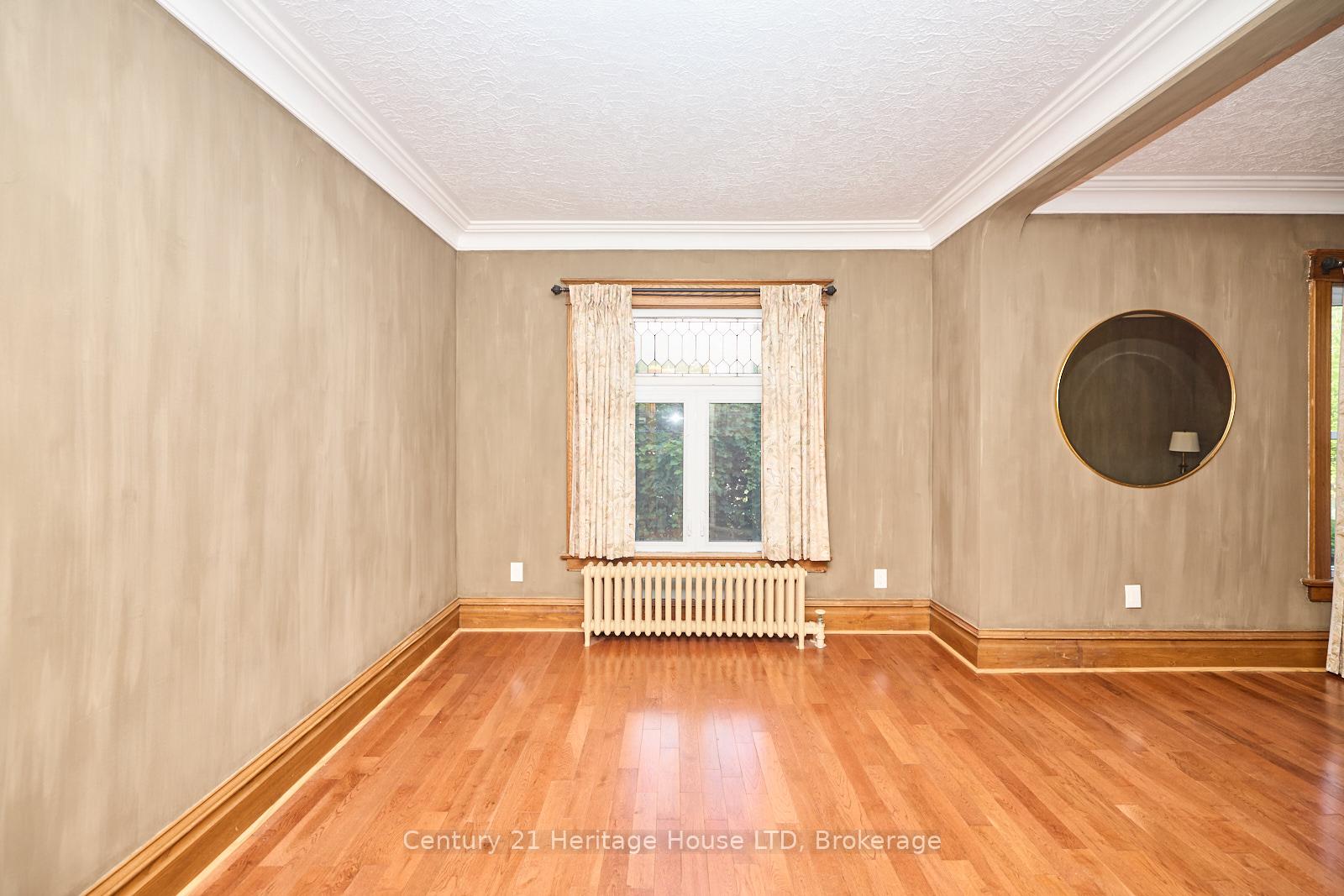 Photo 8 of 83 Maple Avenue, Welland, Broadway — HOMEH