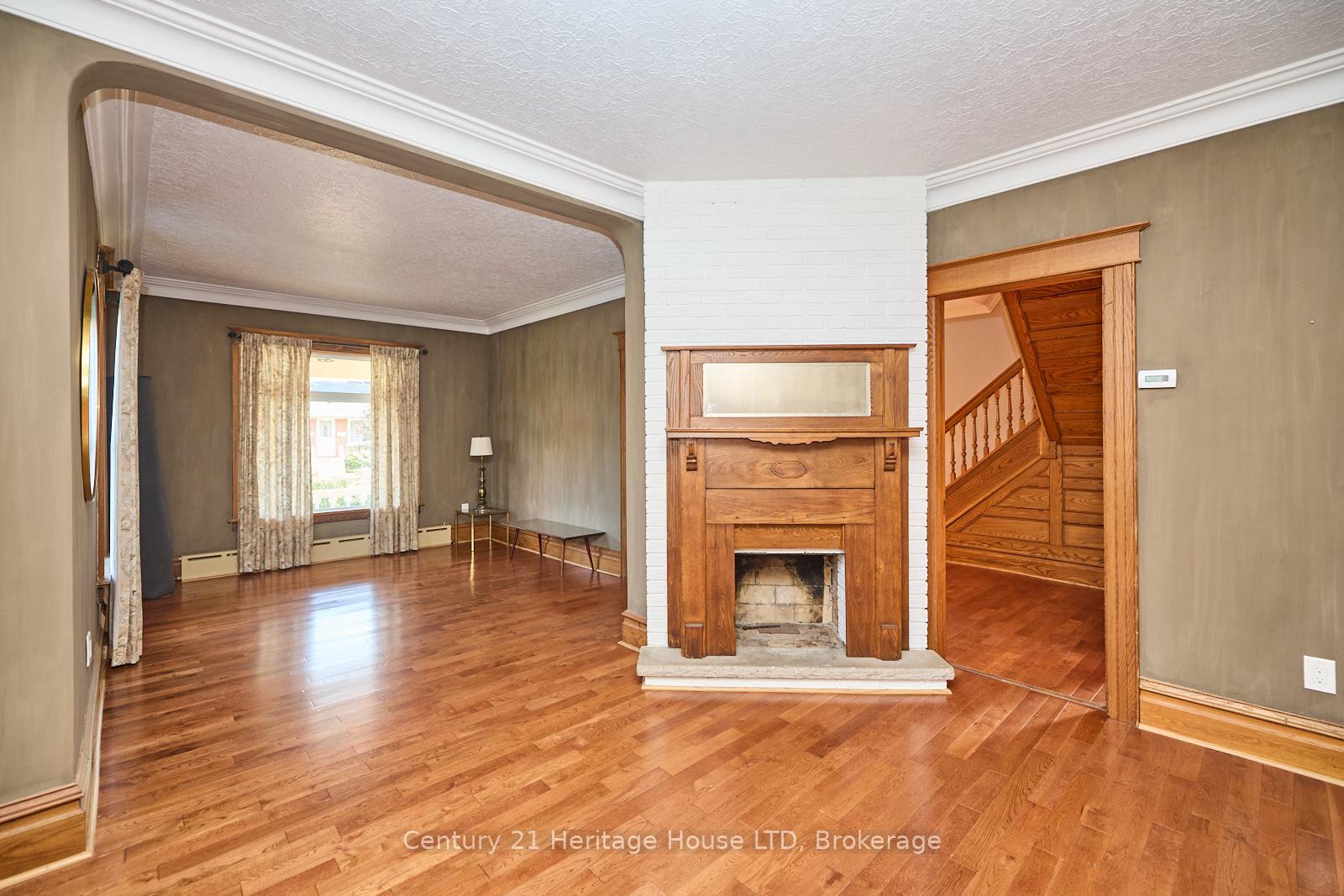 Photo 9 of 83 Maple Avenue, Welland, Broadway — HOMEH