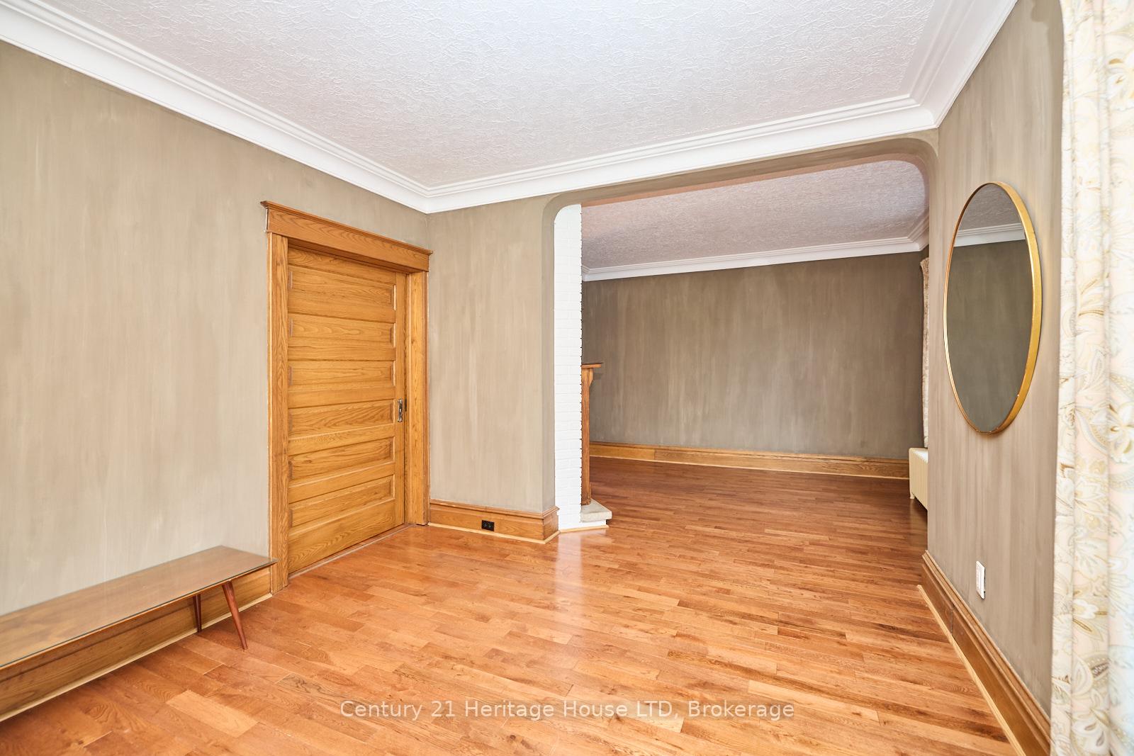 Photo 11 of 83 Maple Avenue, Welland, Broadway — HOMEH