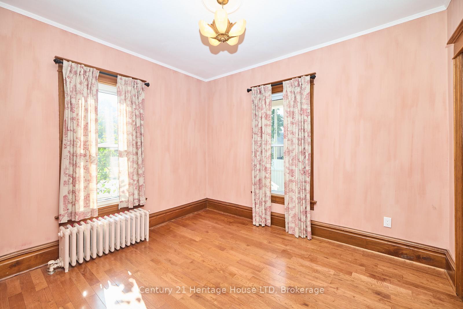 Photo 15 of 83 Maple Avenue, Welland, Broadway — HOMEH