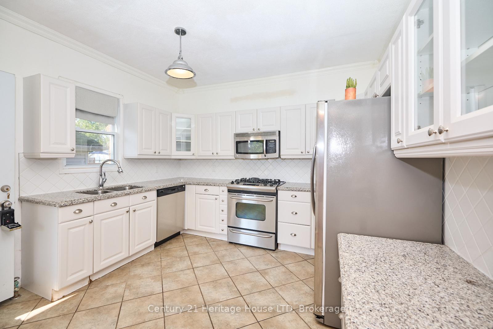 Photo 17 of 83 Maple Avenue, Welland, Broadway — HOMEH
