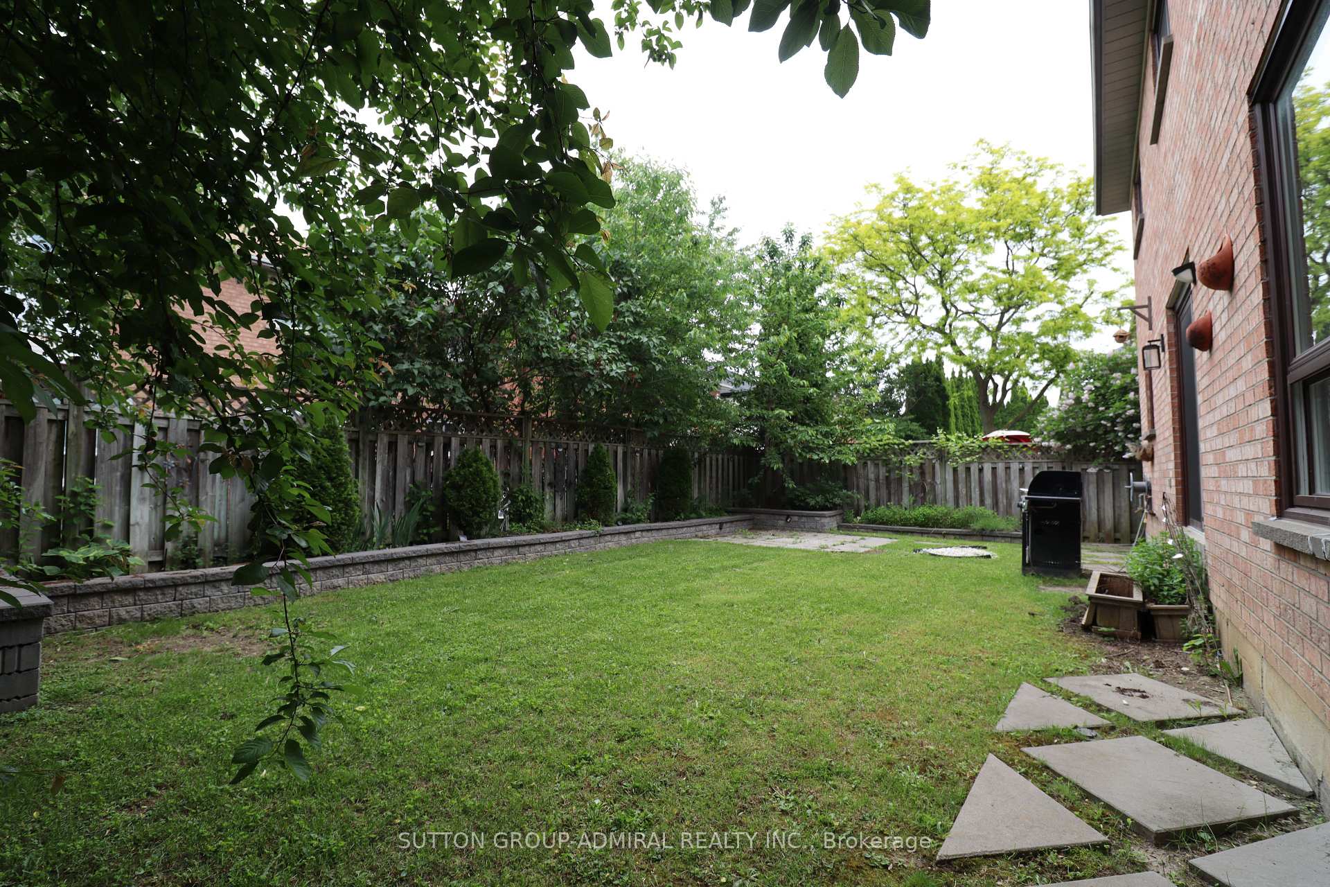 Photo 4 of 152 Grenadier Crescent, Vaughan, Beverley Glen — HOMEH
