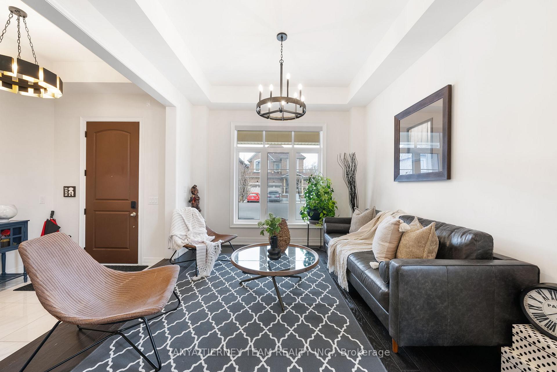 Photo 7 of 52 Blenheim Circle, Whitby, Williamsburg — HOMEH
