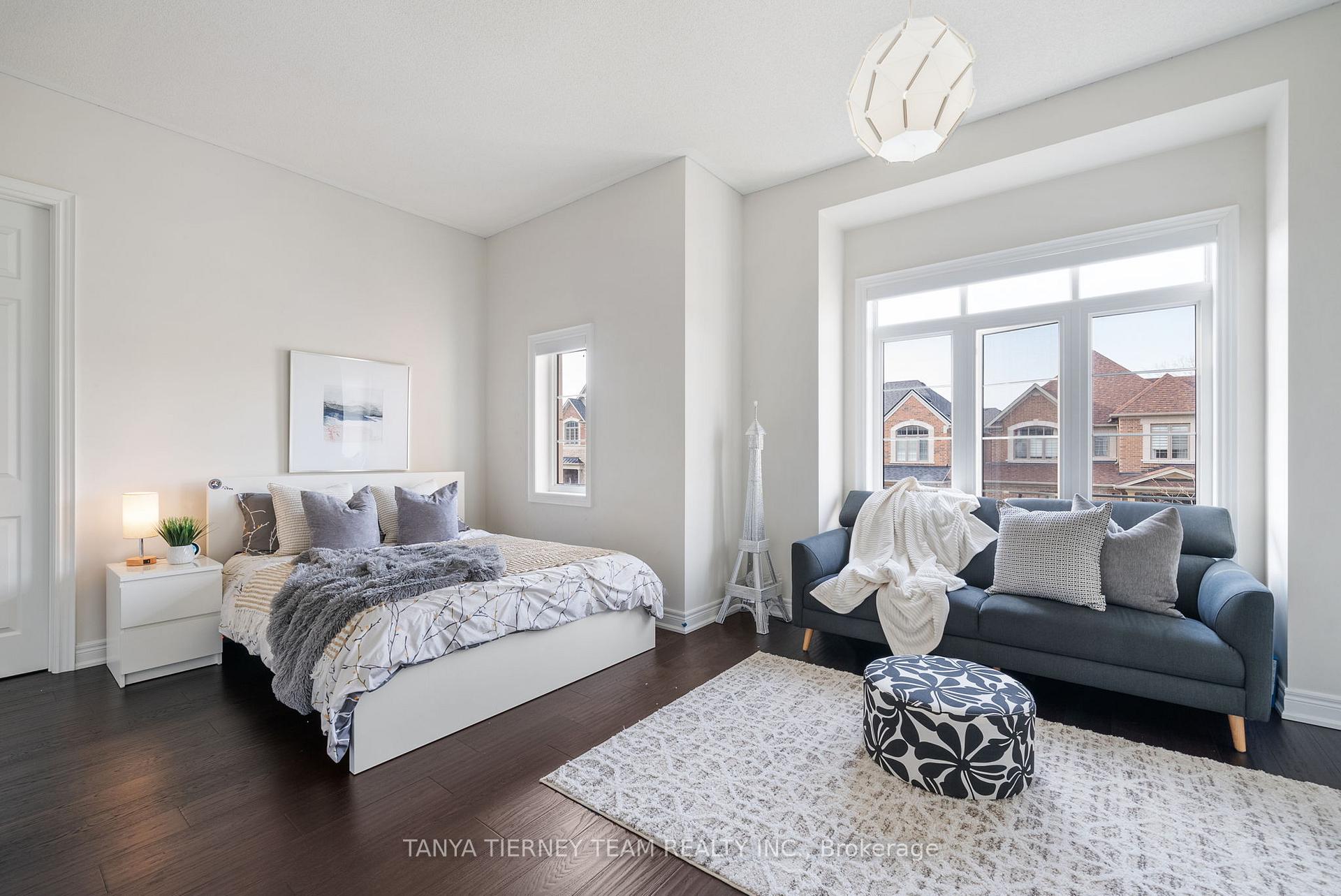 Photo 33 of 52 Blenheim Circle, Whitby, Williamsburg — HOMEH