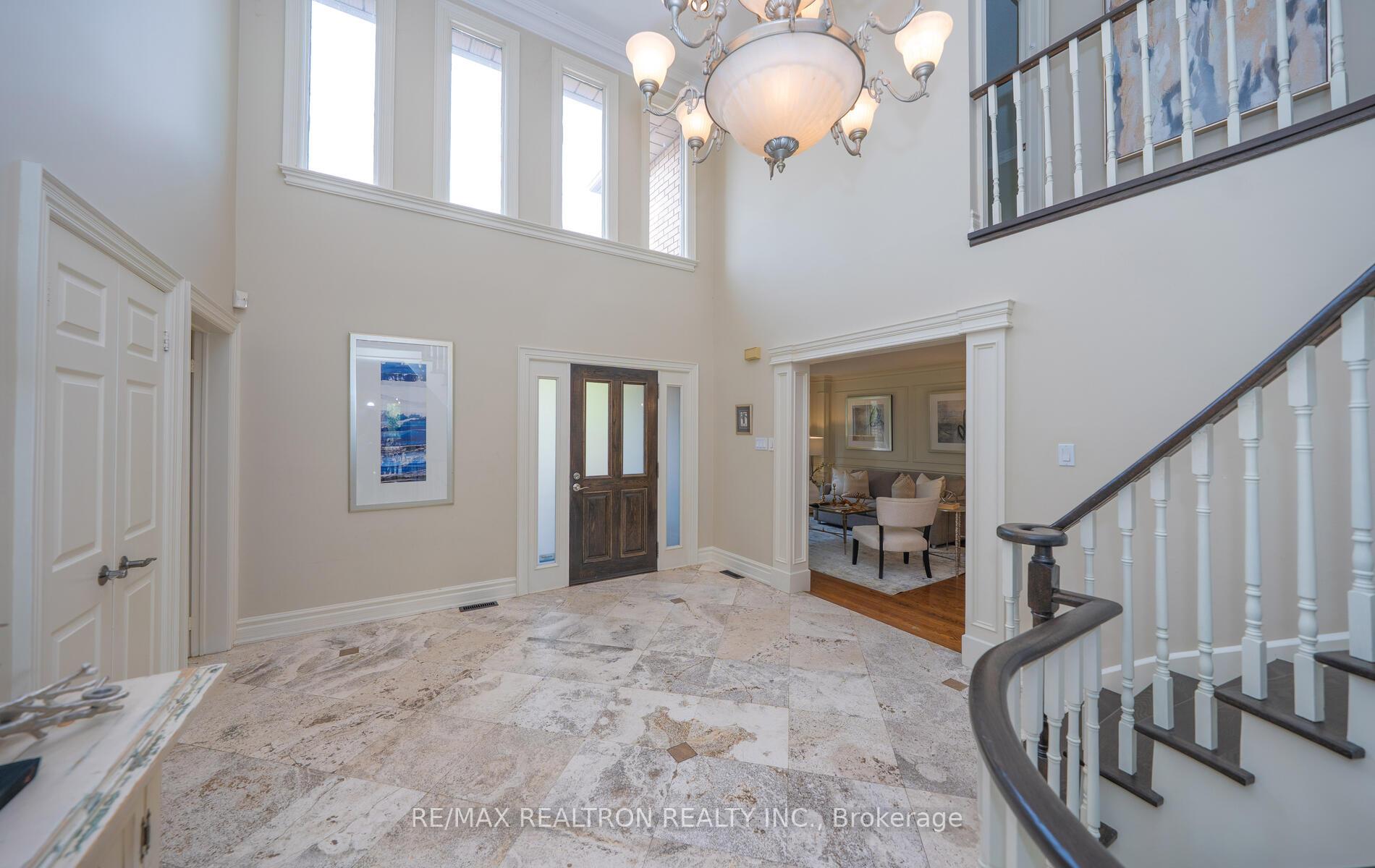 Photo 4 of 53 Hefhill Court, Vaughan, Crestwood-Springfarm-Yorkhill — HOMEH