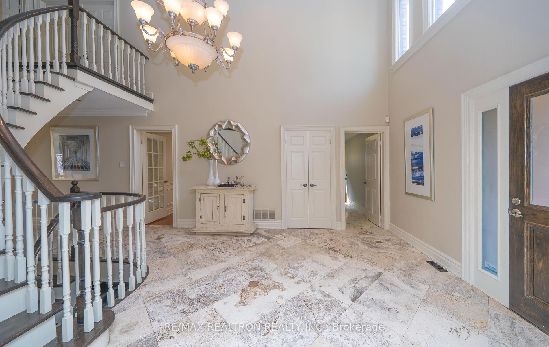 Photo 5 of 53 Hefhill Court, Vaughan, Crestwood-Springfarm-Yorkhill — HOMEH