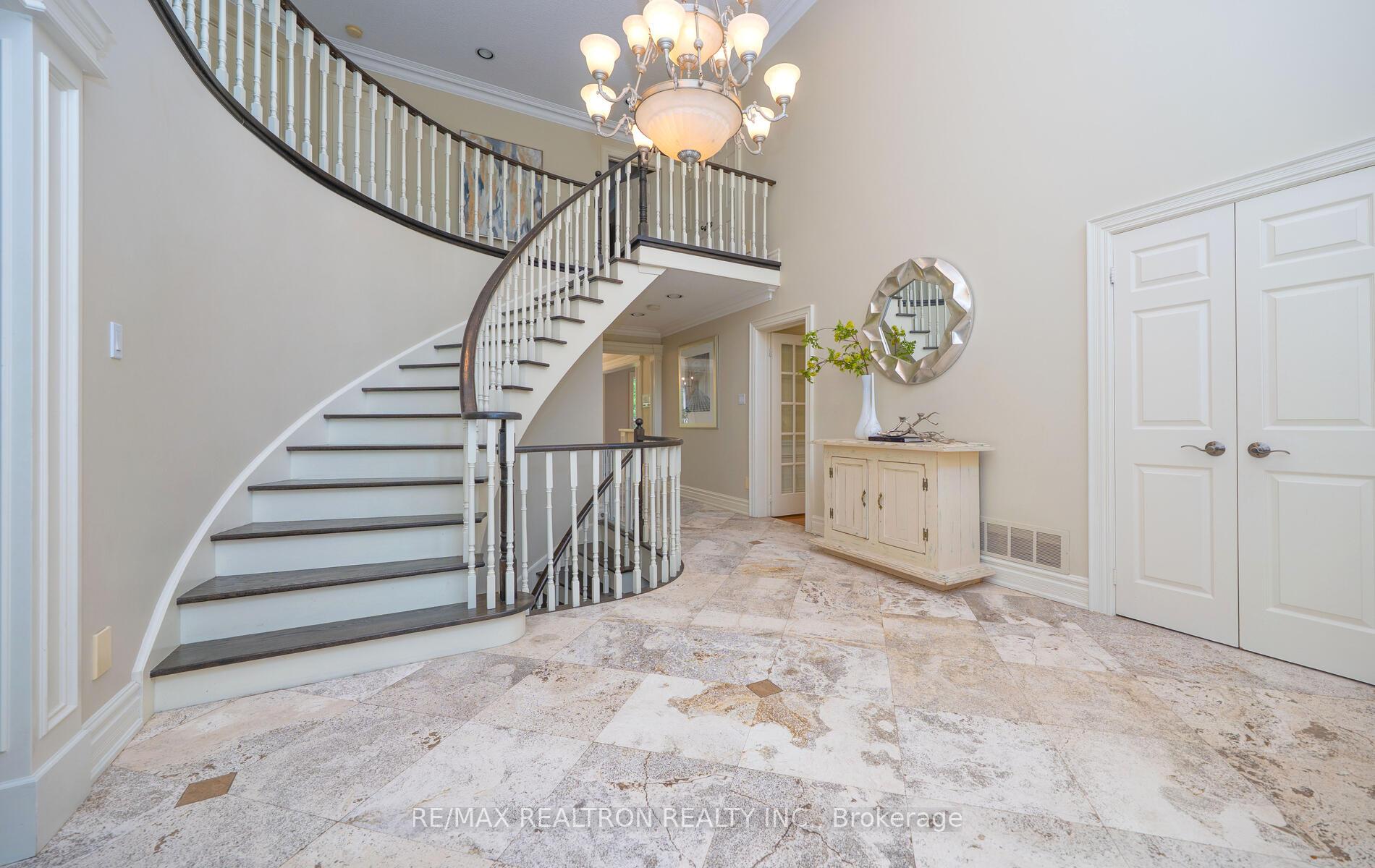 Photo 6 of 53 Hefhill Court, Vaughan, Crestwood-Springfarm-Yorkhill — HOMEH