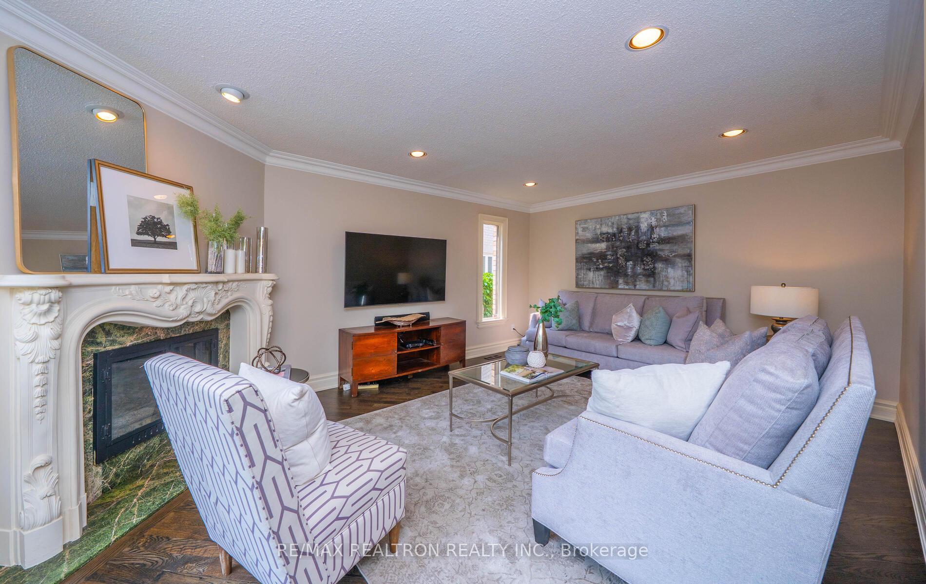 Photo 10 of 53 Hefhill Court, Vaughan, Crestwood-Springfarm-Yorkhill — HOMEH
