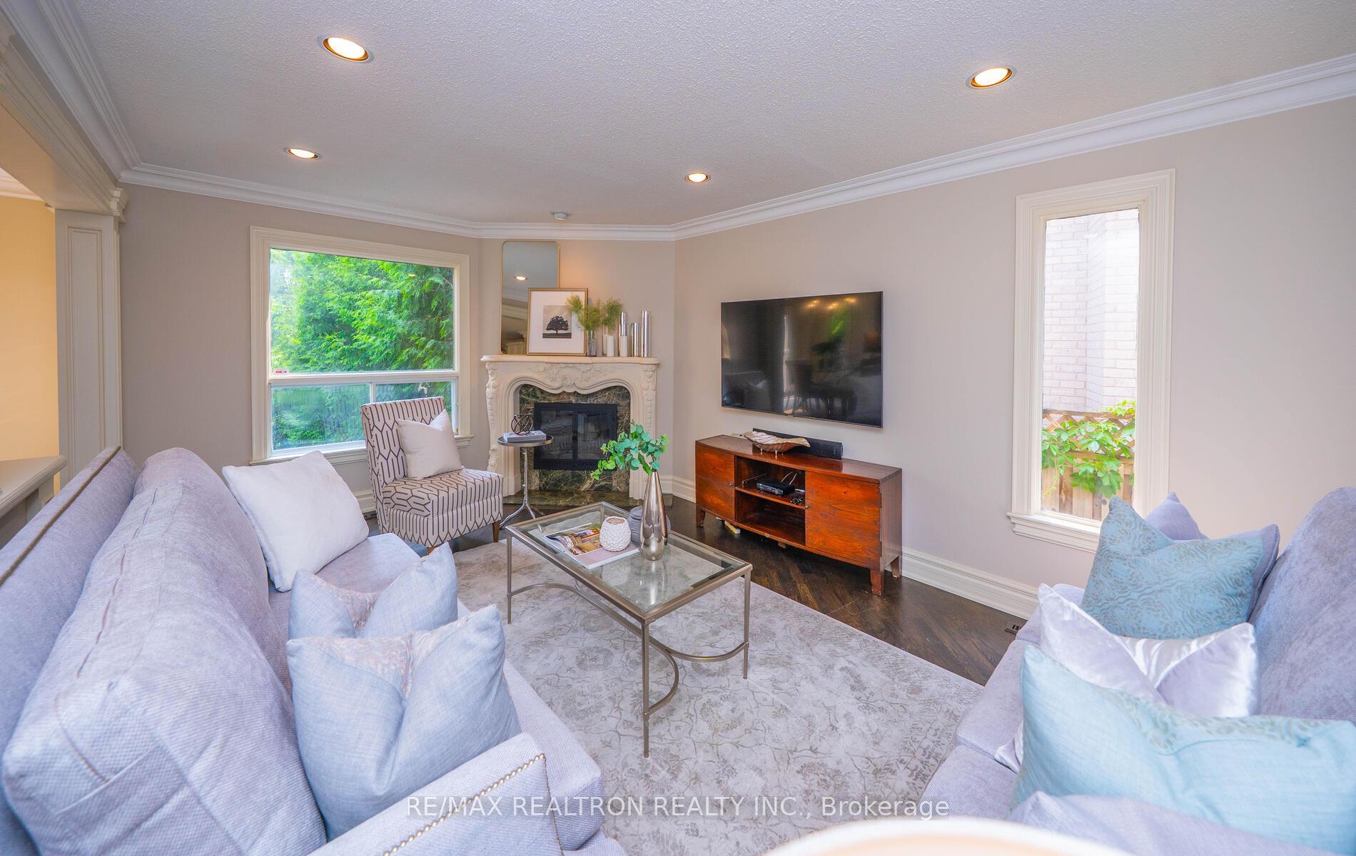 Photo 11 of 53 Hefhill Court, Vaughan, Crestwood-Springfarm-Yorkhill — HOMEH