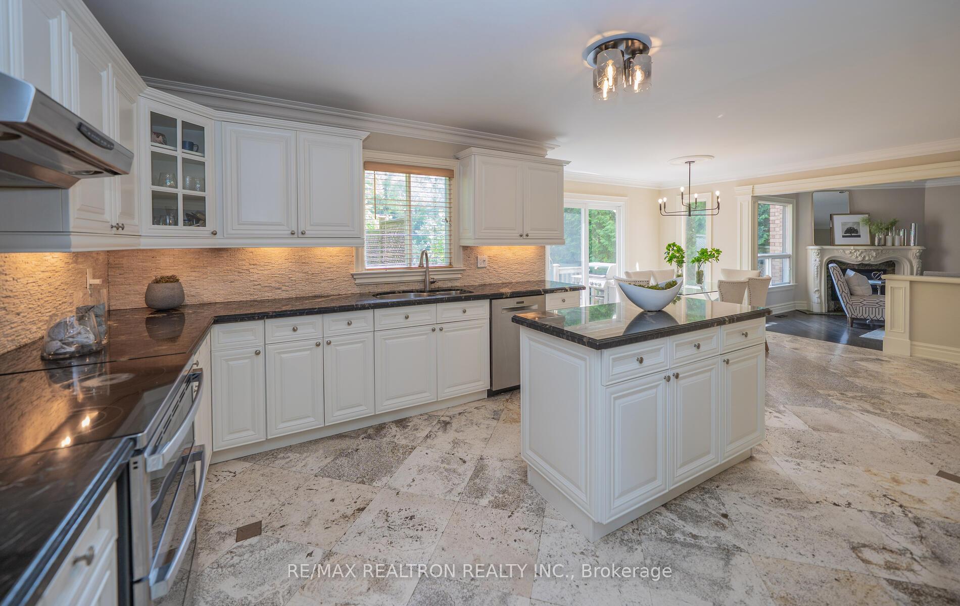 Photo 12 of 53 Hefhill Court, Vaughan, Crestwood-Springfarm-Yorkhill — HOMEH