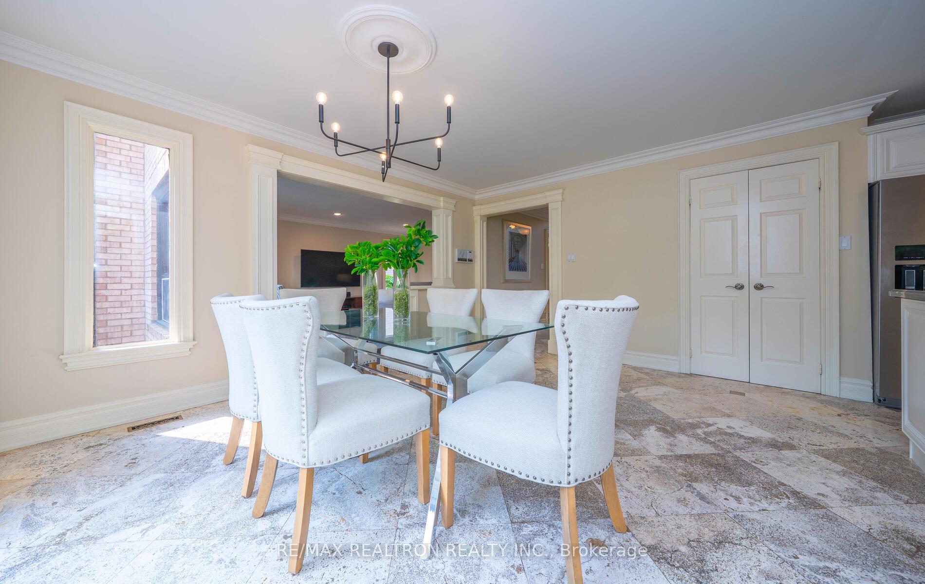 Photo 18 of 53 Hefhill Court, Vaughan, Crestwood-Springfarm-Yorkhill — HOMEH