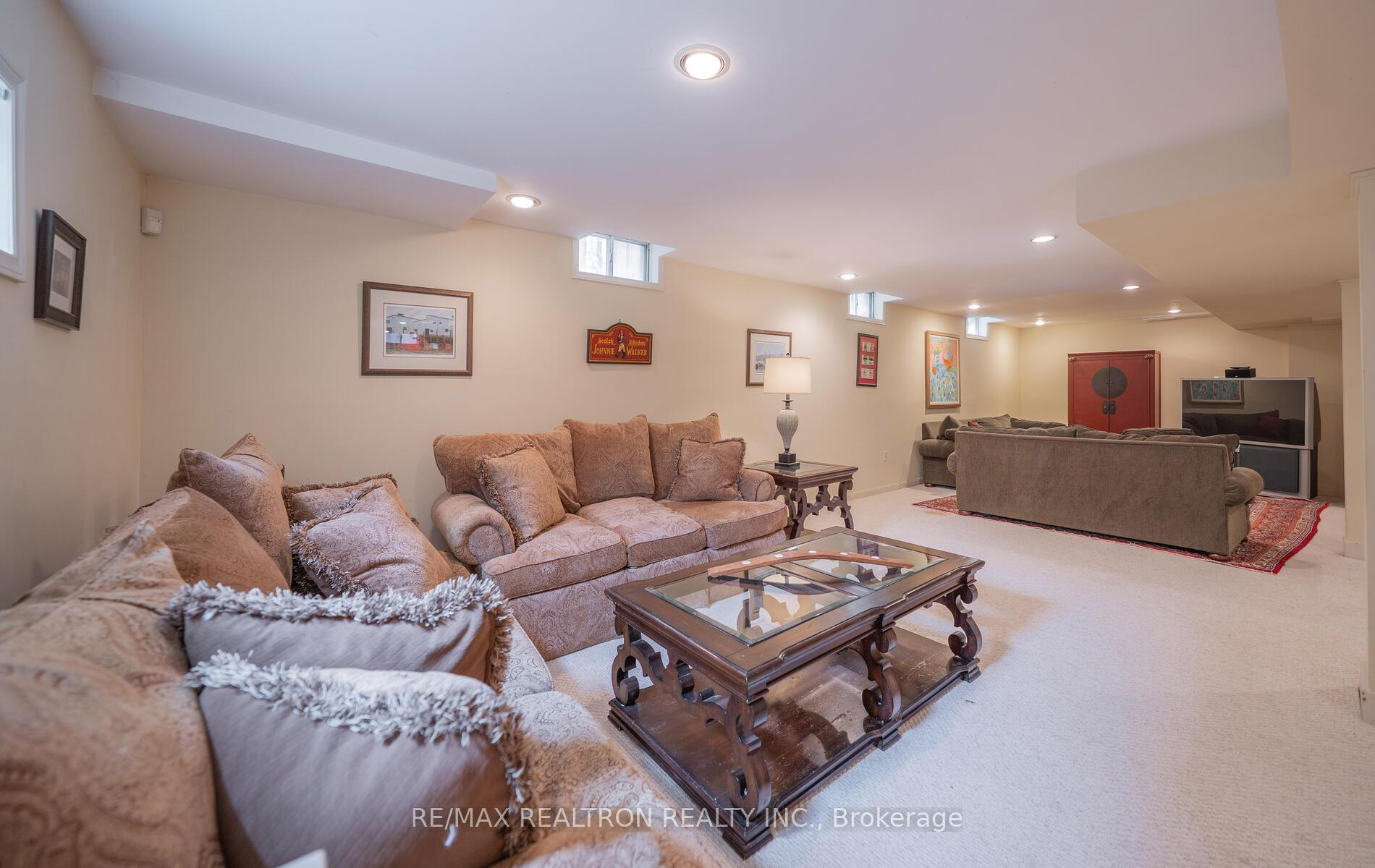 Photo 33 of 53 Hefhill Court, Vaughan, Crestwood-Springfarm-Yorkhill — HOMEH