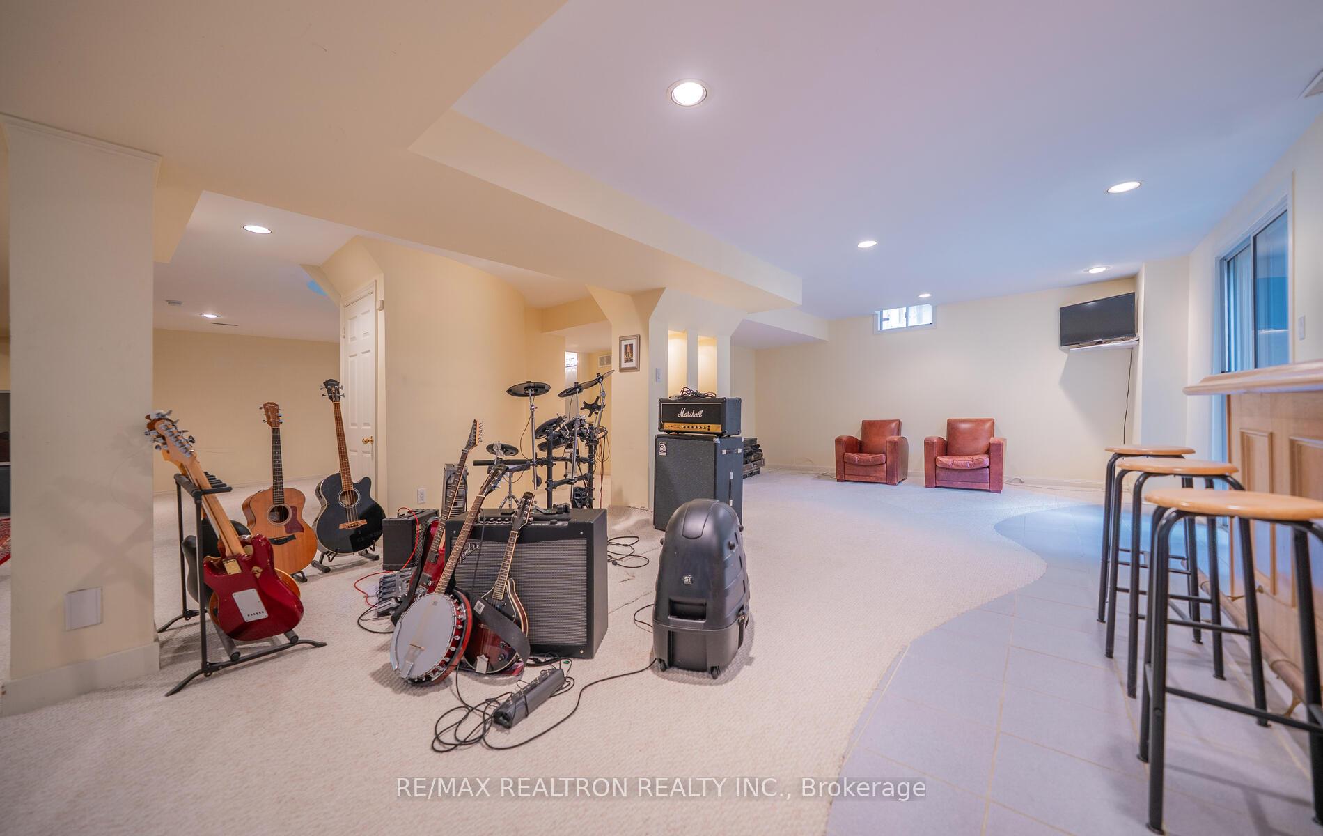 Photo 34 of 53 Hefhill Court, Vaughan, Crestwood-Springfarm-Yorkhill — HOMEH