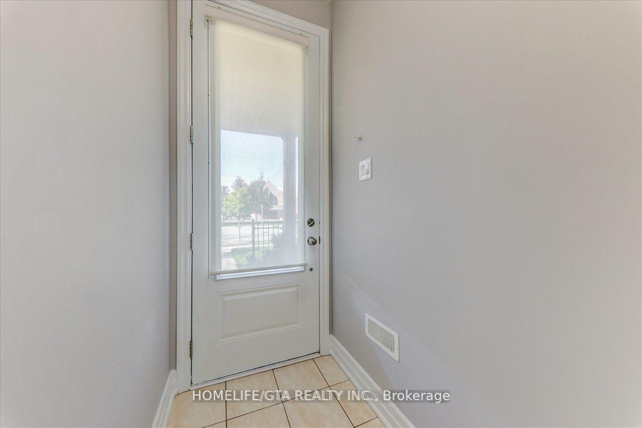 Photo 4 of 24 Karl Williams Lane, Markham, Rouge Fairways — HOMEH
