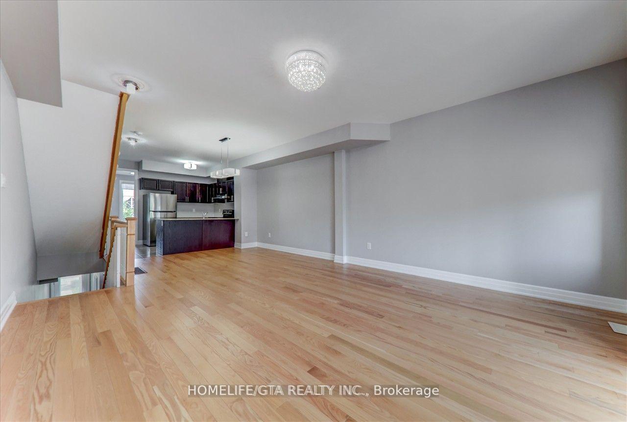 Photo 13 of 24 Karl Williams Lane, Markham, Rouge Fairways — HOMEH