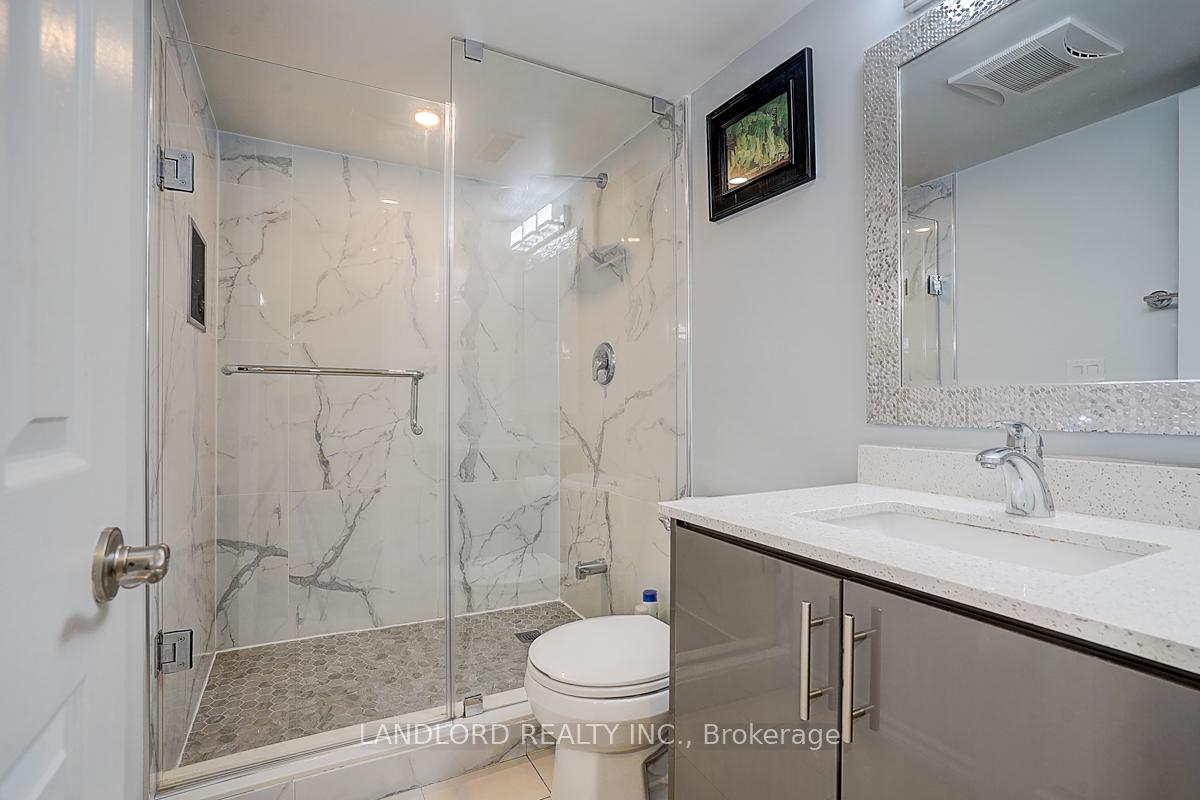 Photo 50 of 19 Esther Crescent, Vaughan, Crestwood-Springfarm-Yorkhill — HOMEH