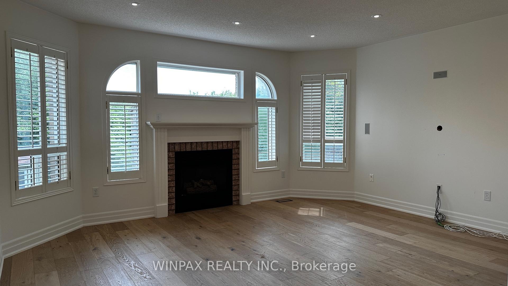 Photo 2 of 49 Wetherburn Drive, Whitby, Williamsburg — HOMEH