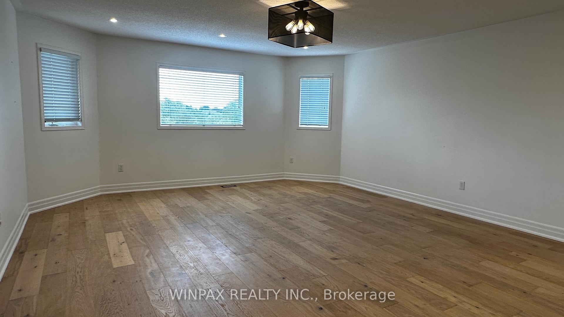 Photo 11 of 49 Wetherburn Drive, Whitby, Williamsburg — HOMEH
