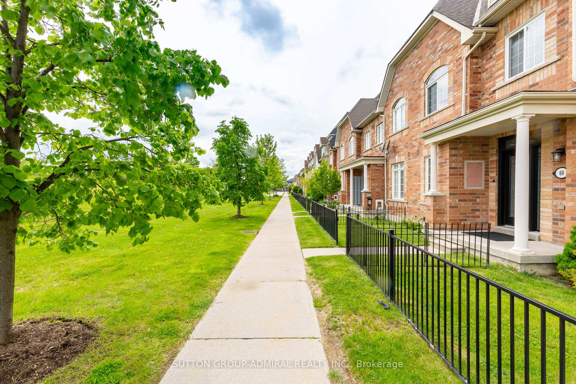 Photo 2 of 60 Wicker Park Way, Whitby, Pringle Creek — HOMEH