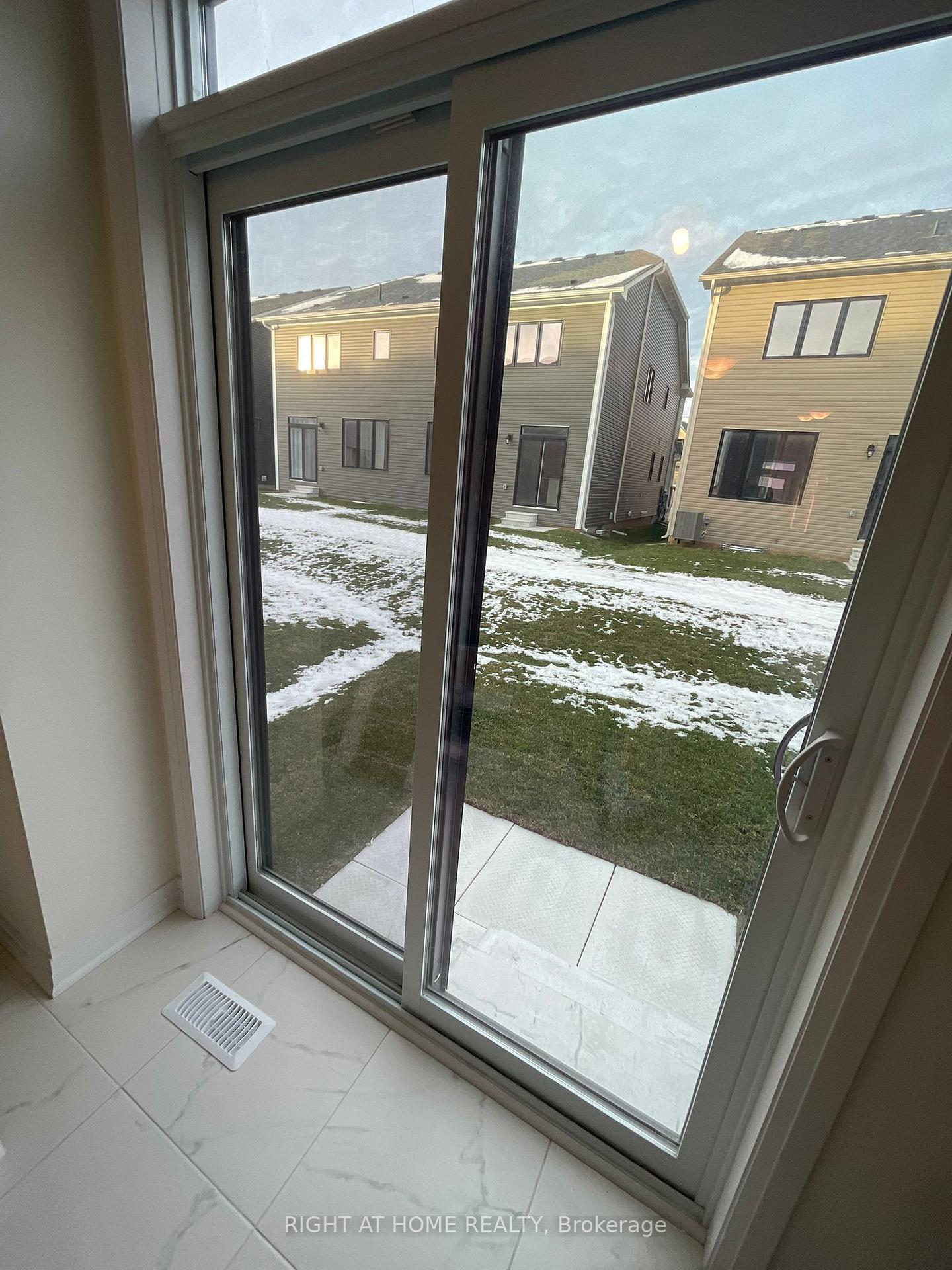 Photo 4 of 54 Varsity Drive, Welland, Dain City — HOMEH