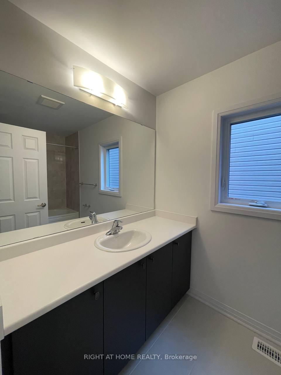 Photo 12 of 54 Varsity Drive, Welland, Dain City — HOMEH