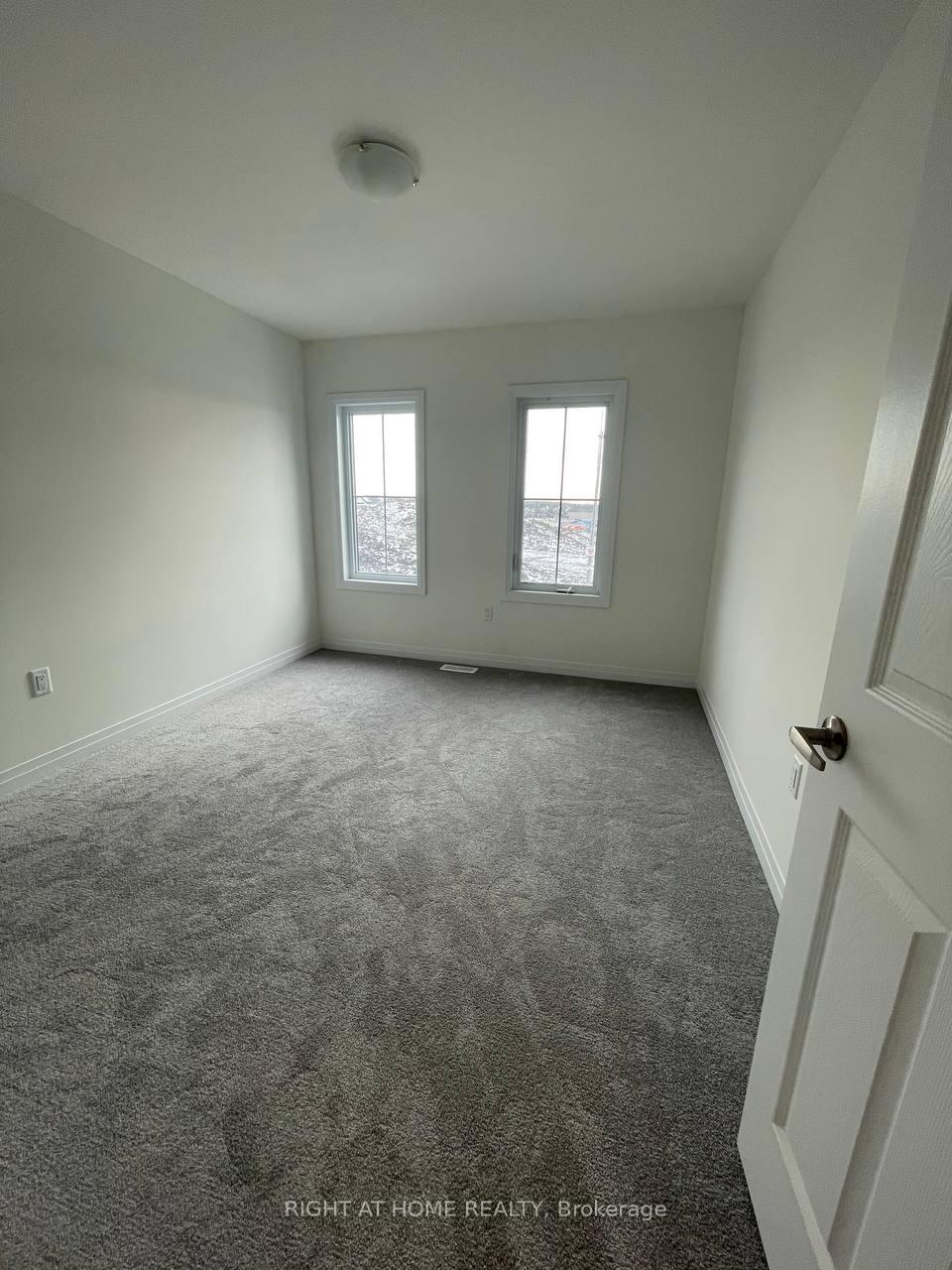 Photo 14 of 54 Varsity Drive, Welland, Dain City — HOMEH