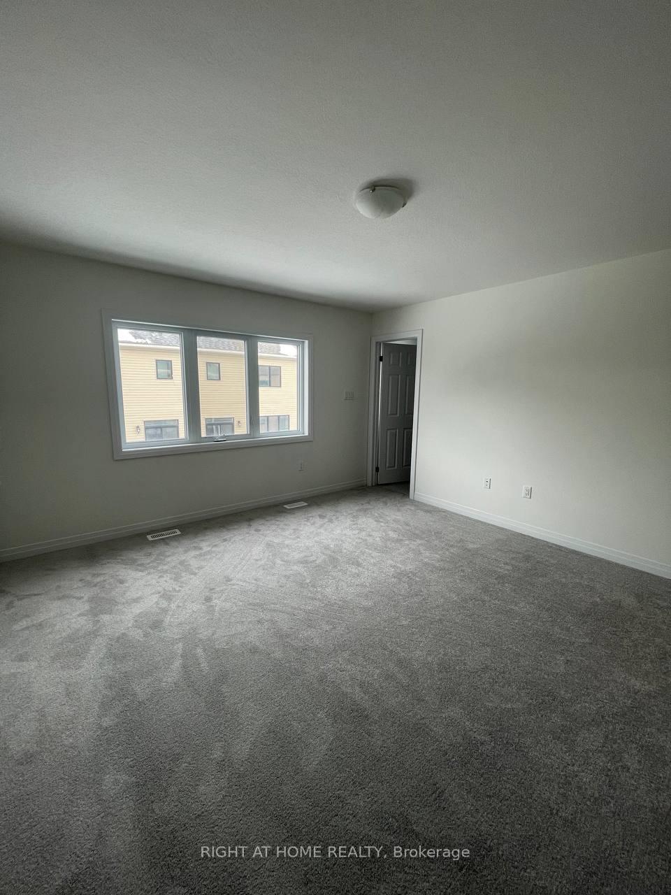 Photo 19 of 54 Varsity Drive, Welland, Dain City — HOMEH