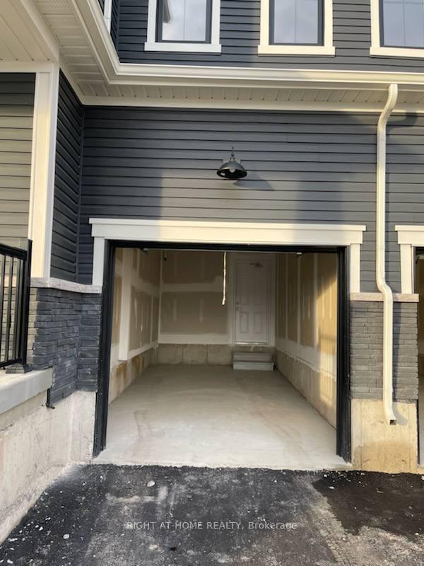 Photo 22 of 54 Varsity Drive, Welland, Dain City — HOMEH