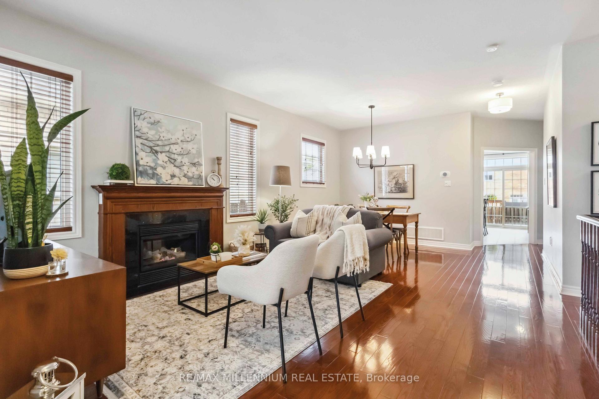 Photo 6 of 27 Corsham Drive, Whitby, Brooklin — HOMEH